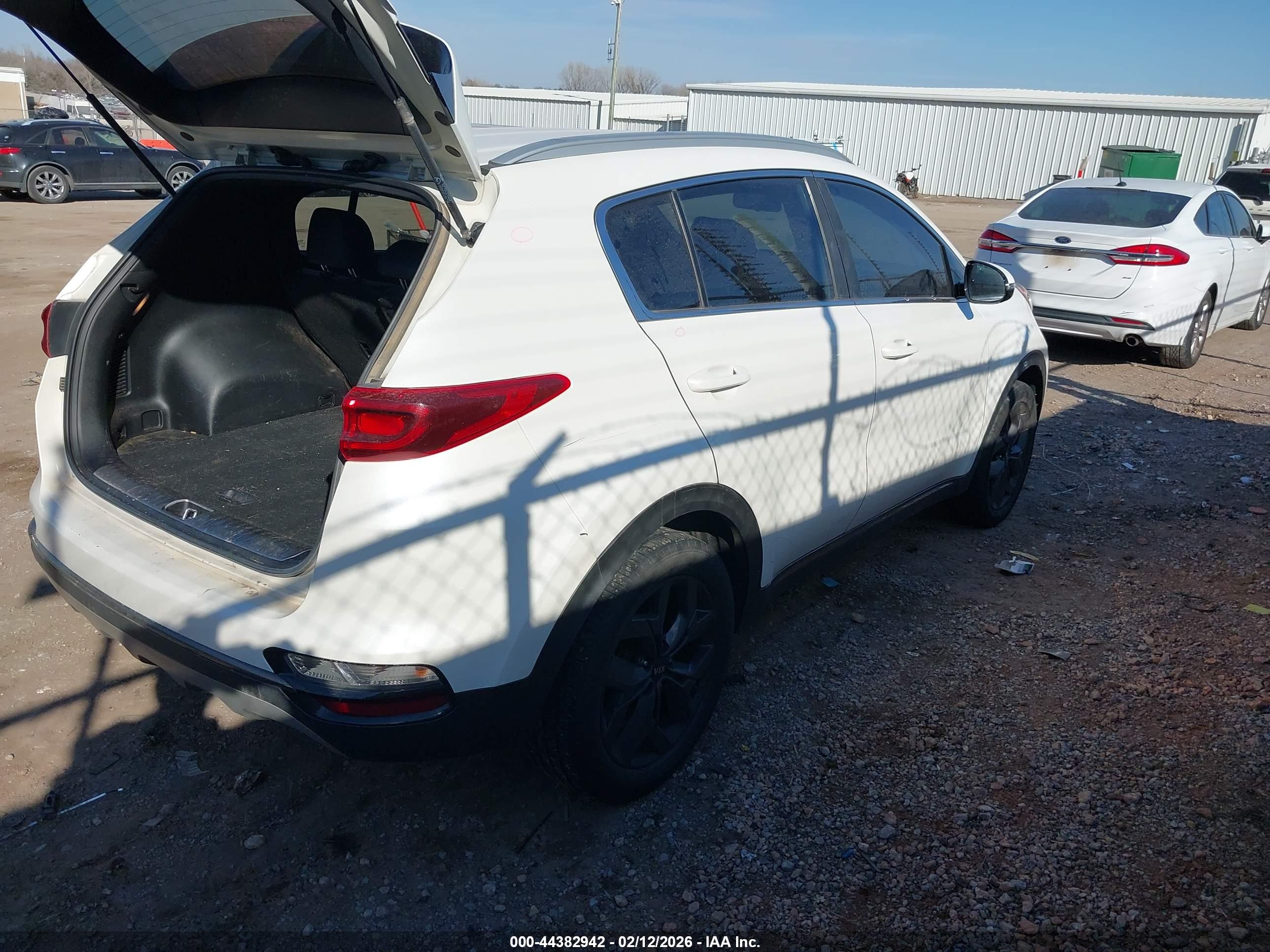 KIA SPORTAGE image 4