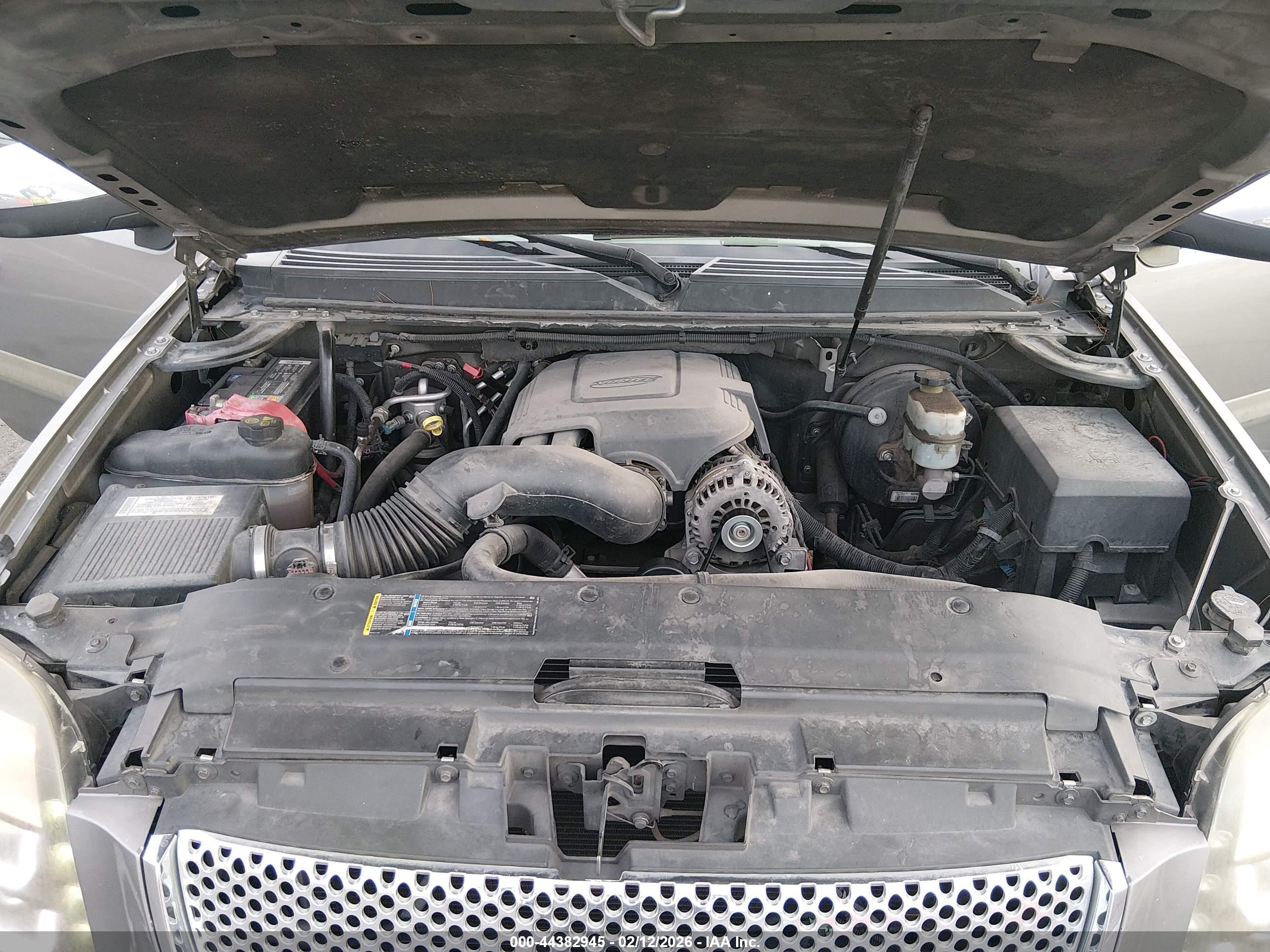 GMC YUKON image 10