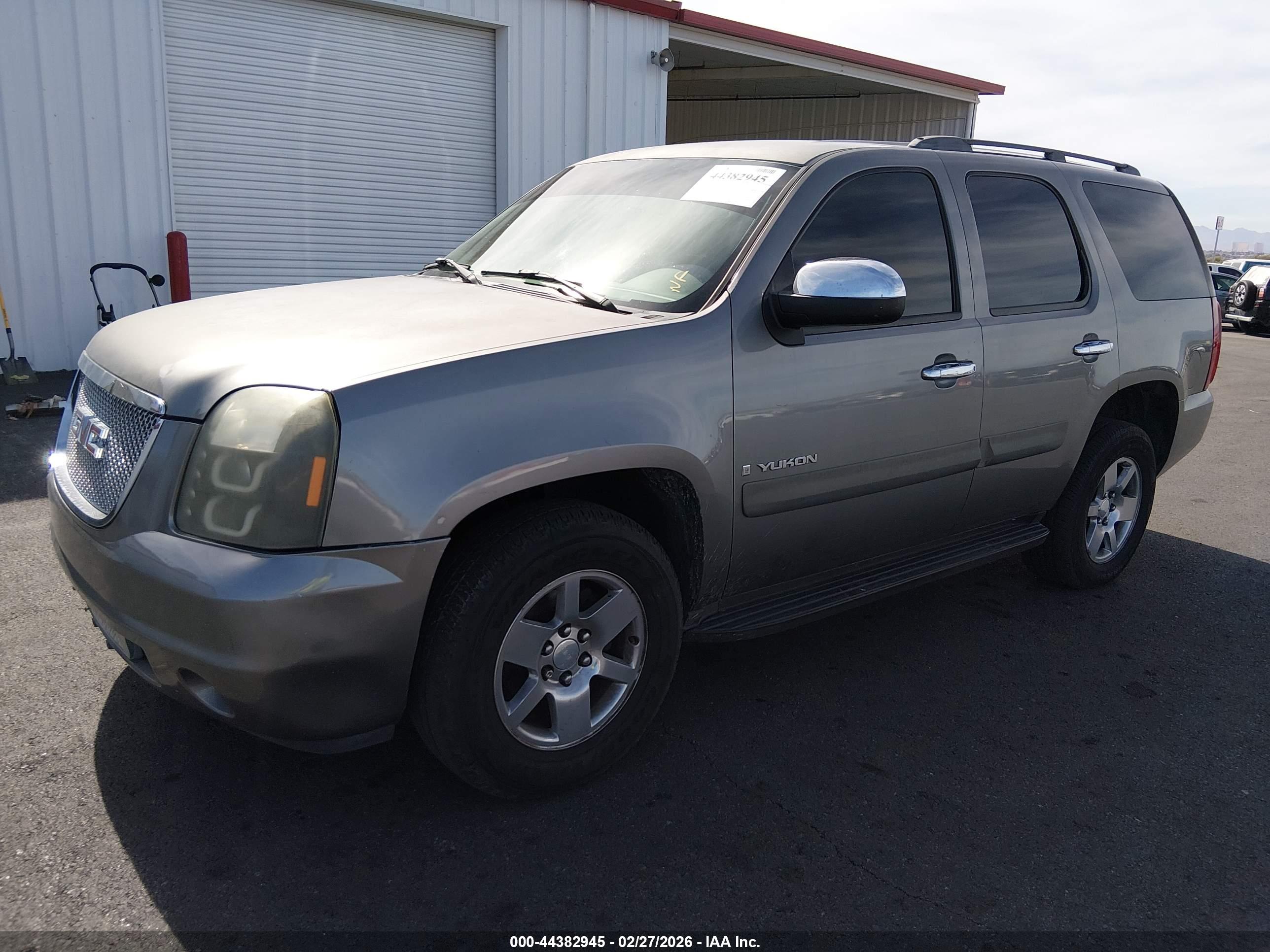 GMC YUKON image 2