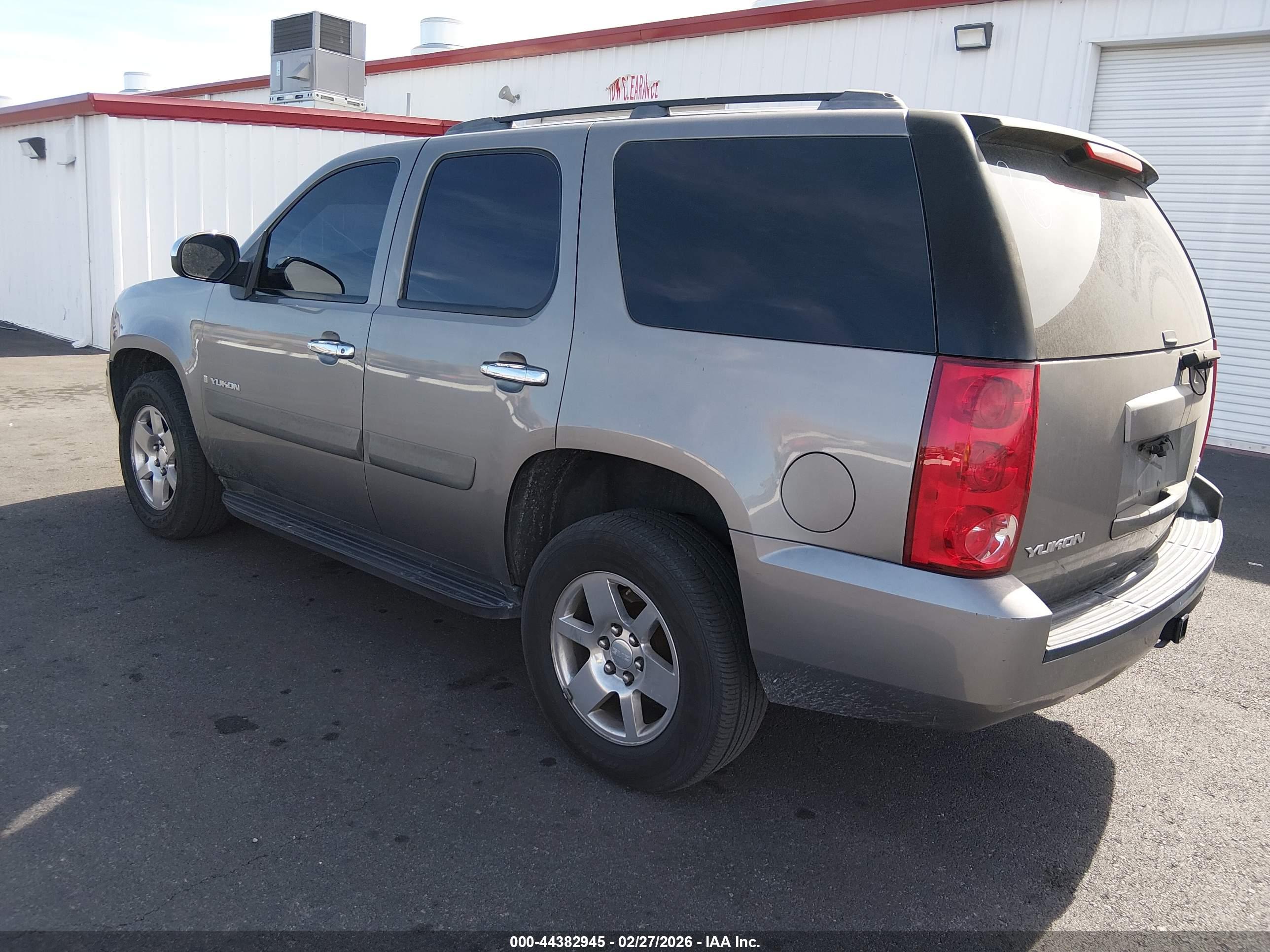 GMC YUKON image 3