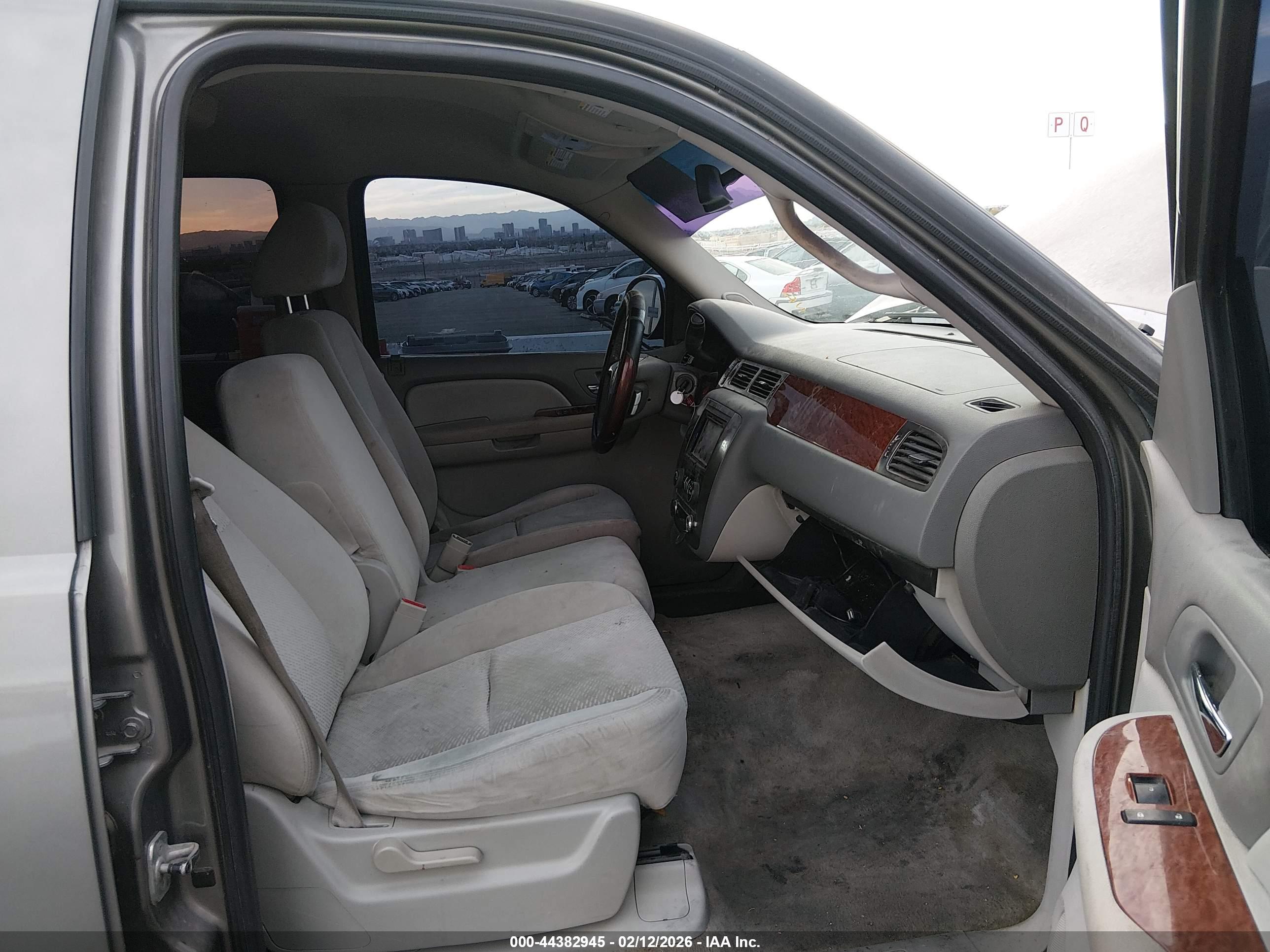 GMC YUKON image 5