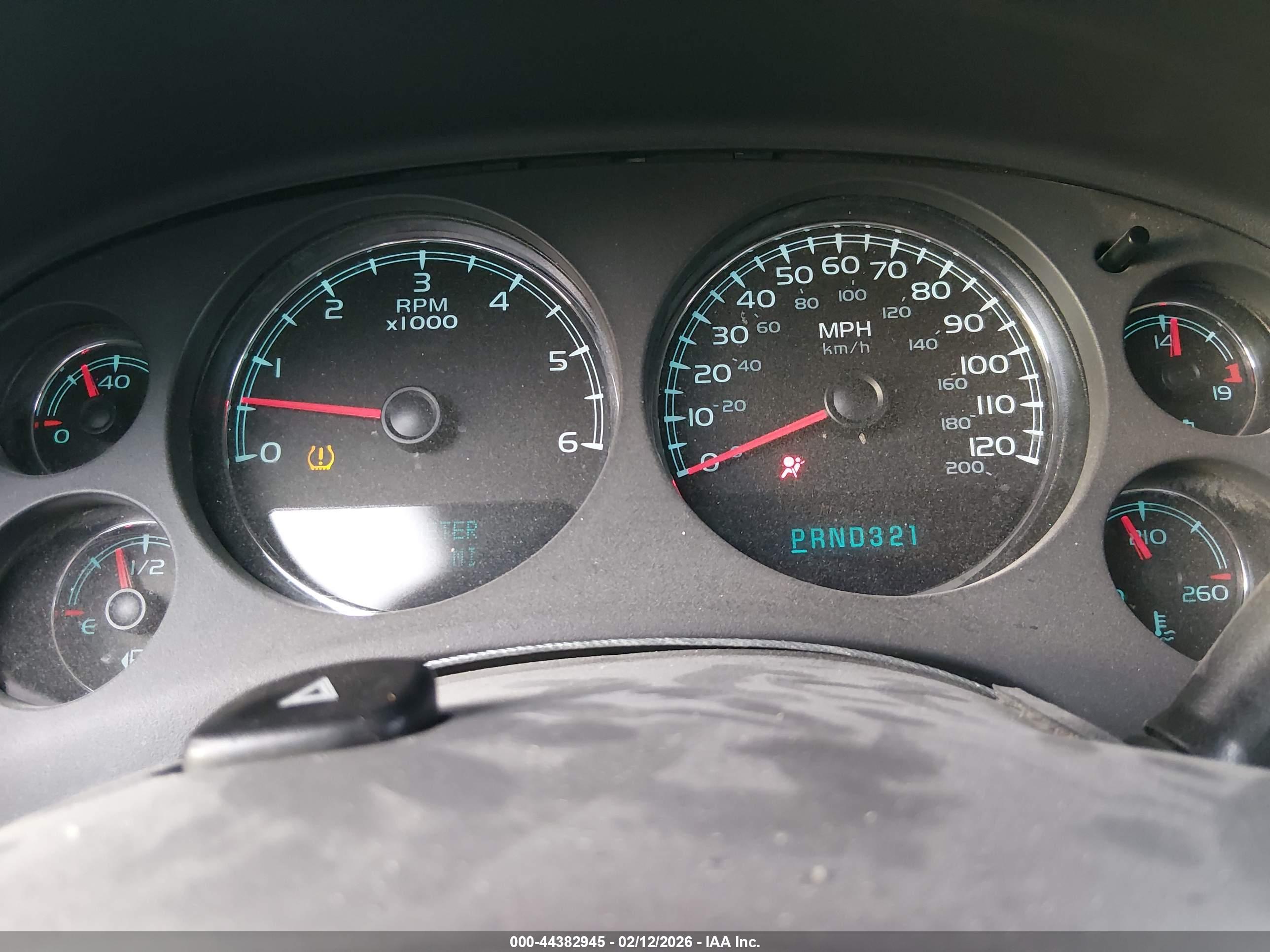 GMC YUKON image 7
