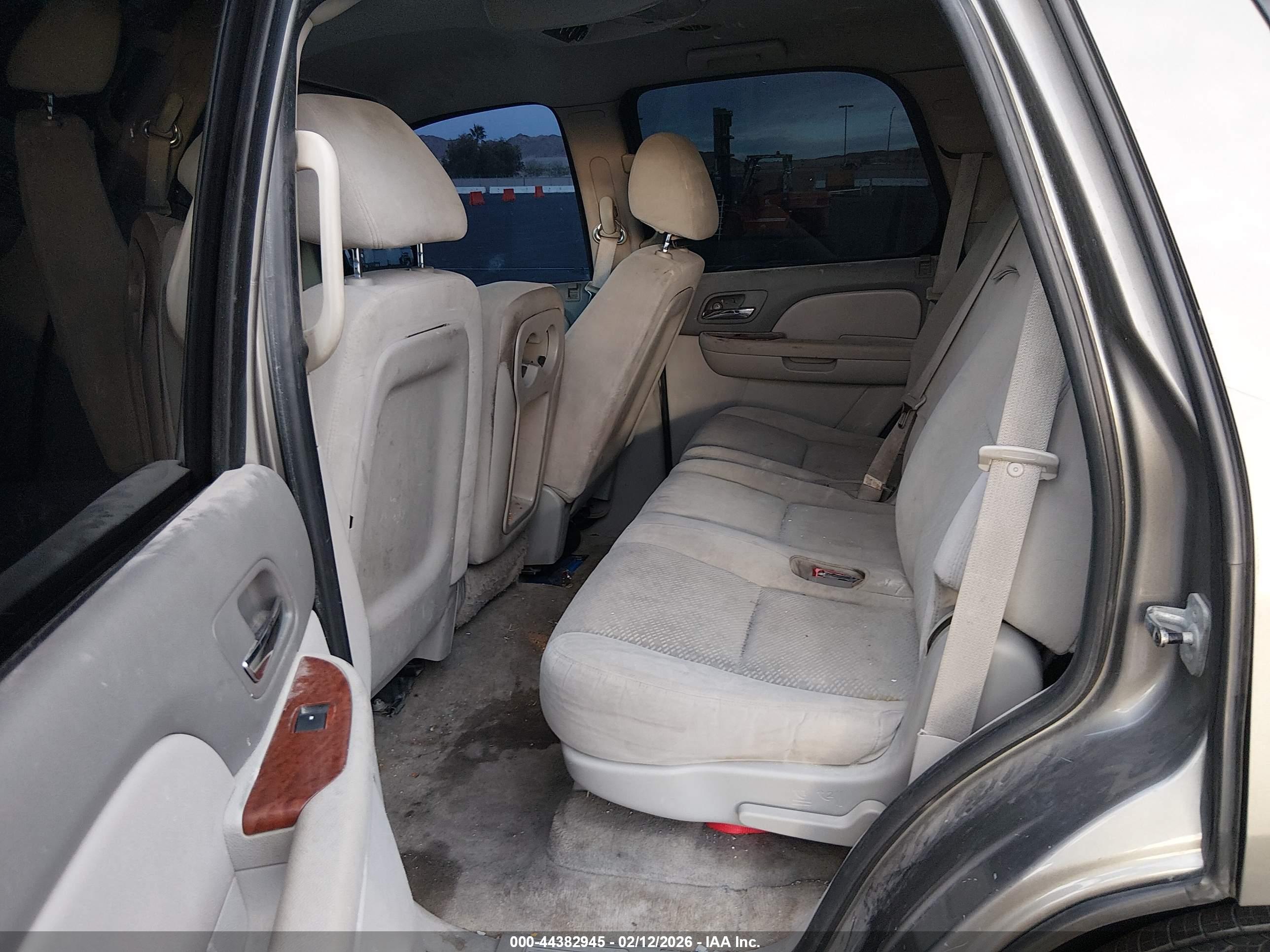 GMC YUKON image 8