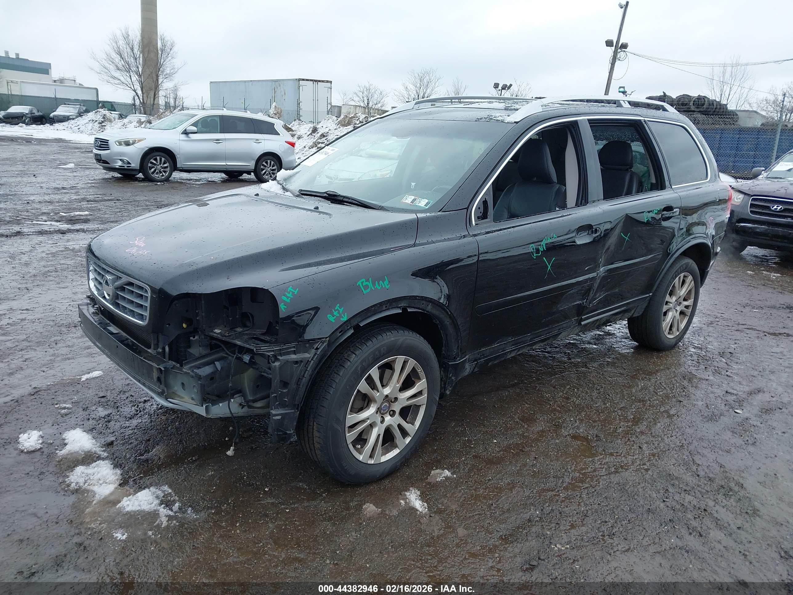 VOLVO XC90 image 2