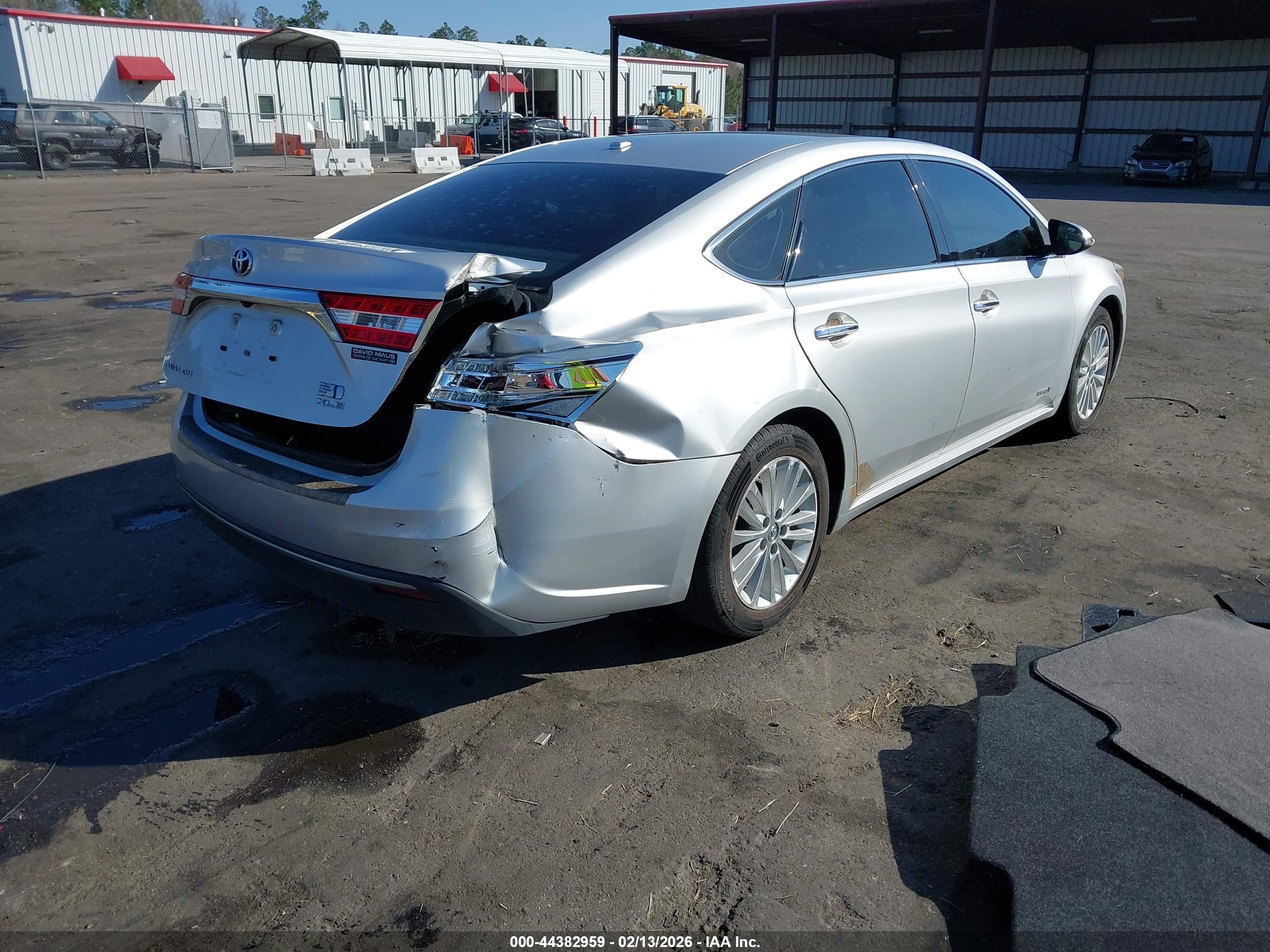 TOYOTA AVALON image 4