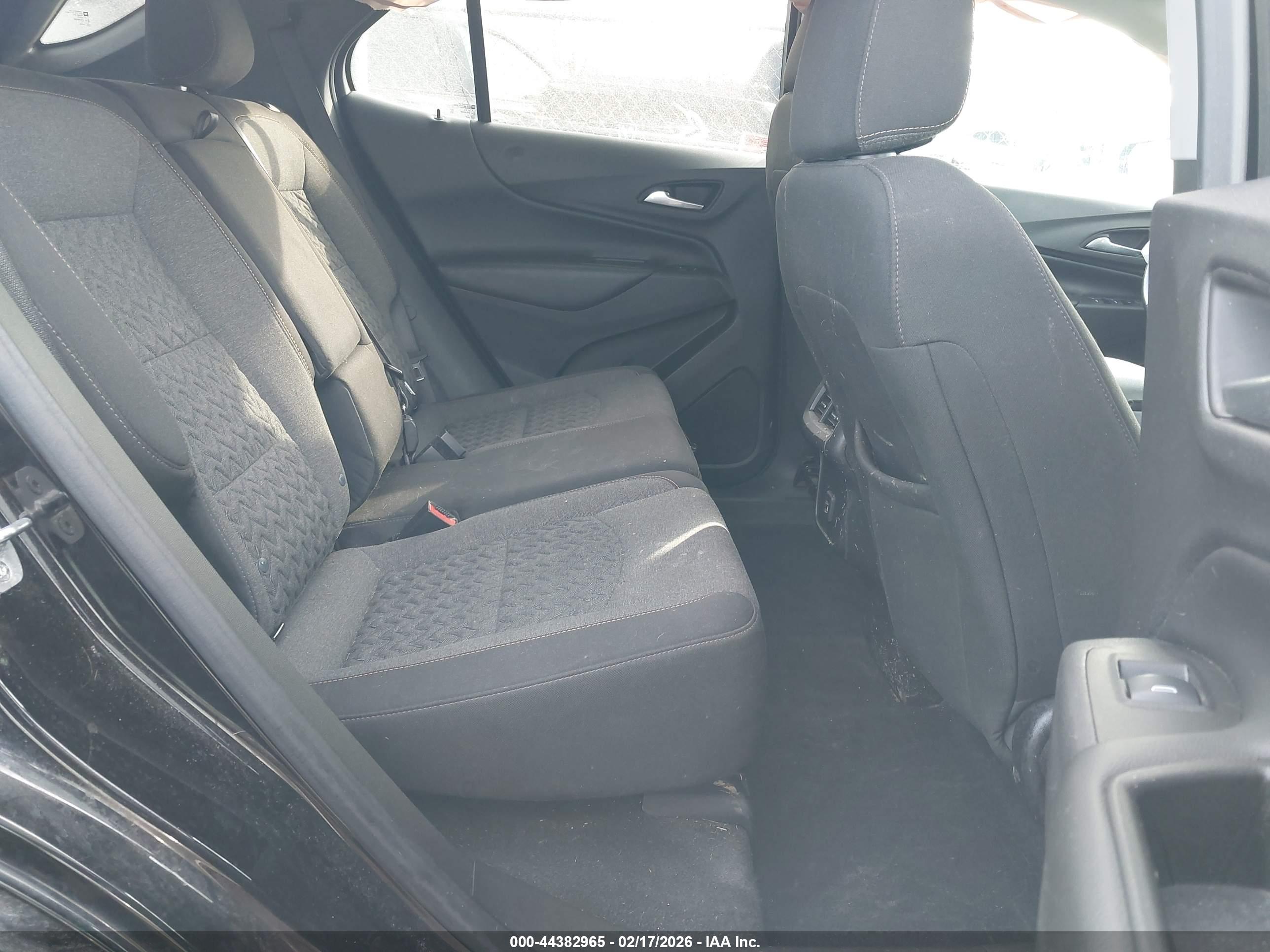 CHEVROLET EQUINOX image 8