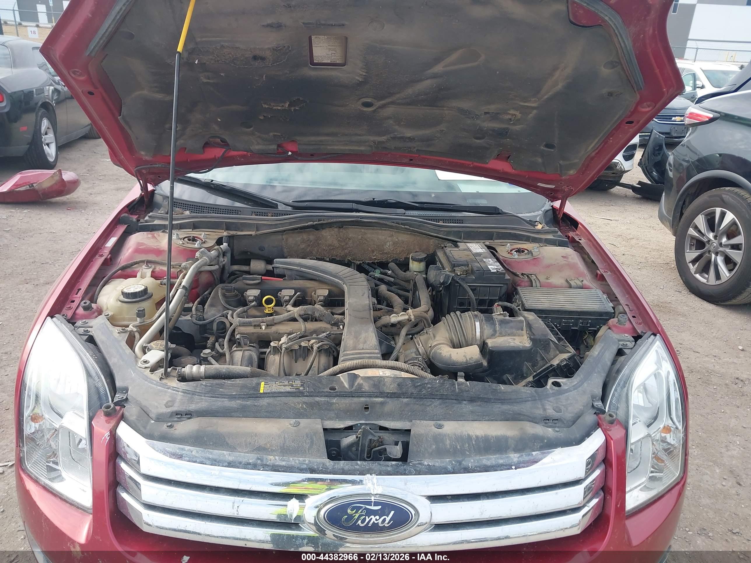 FORD FUSION image 10