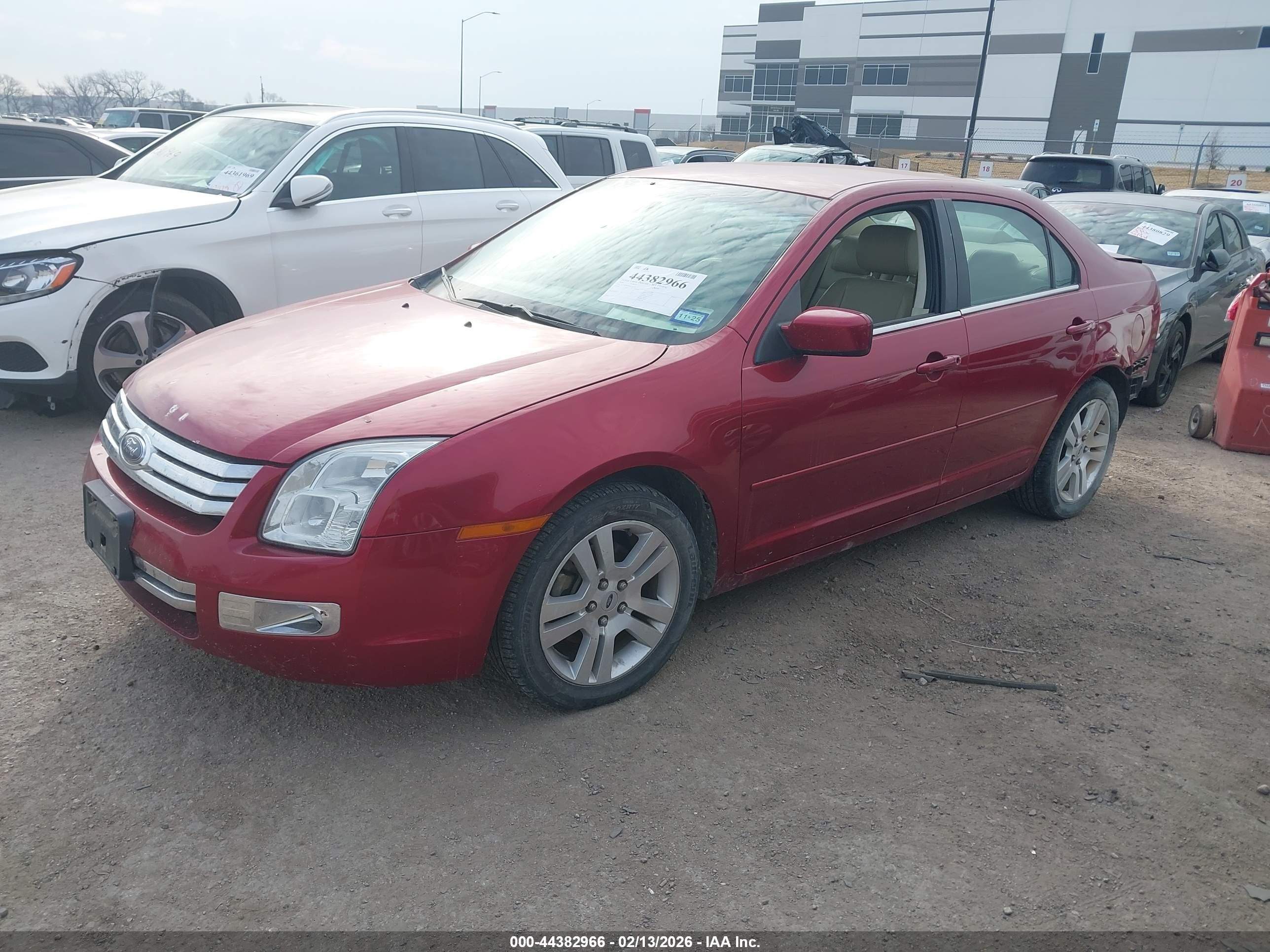 FORD FUSION image 2
