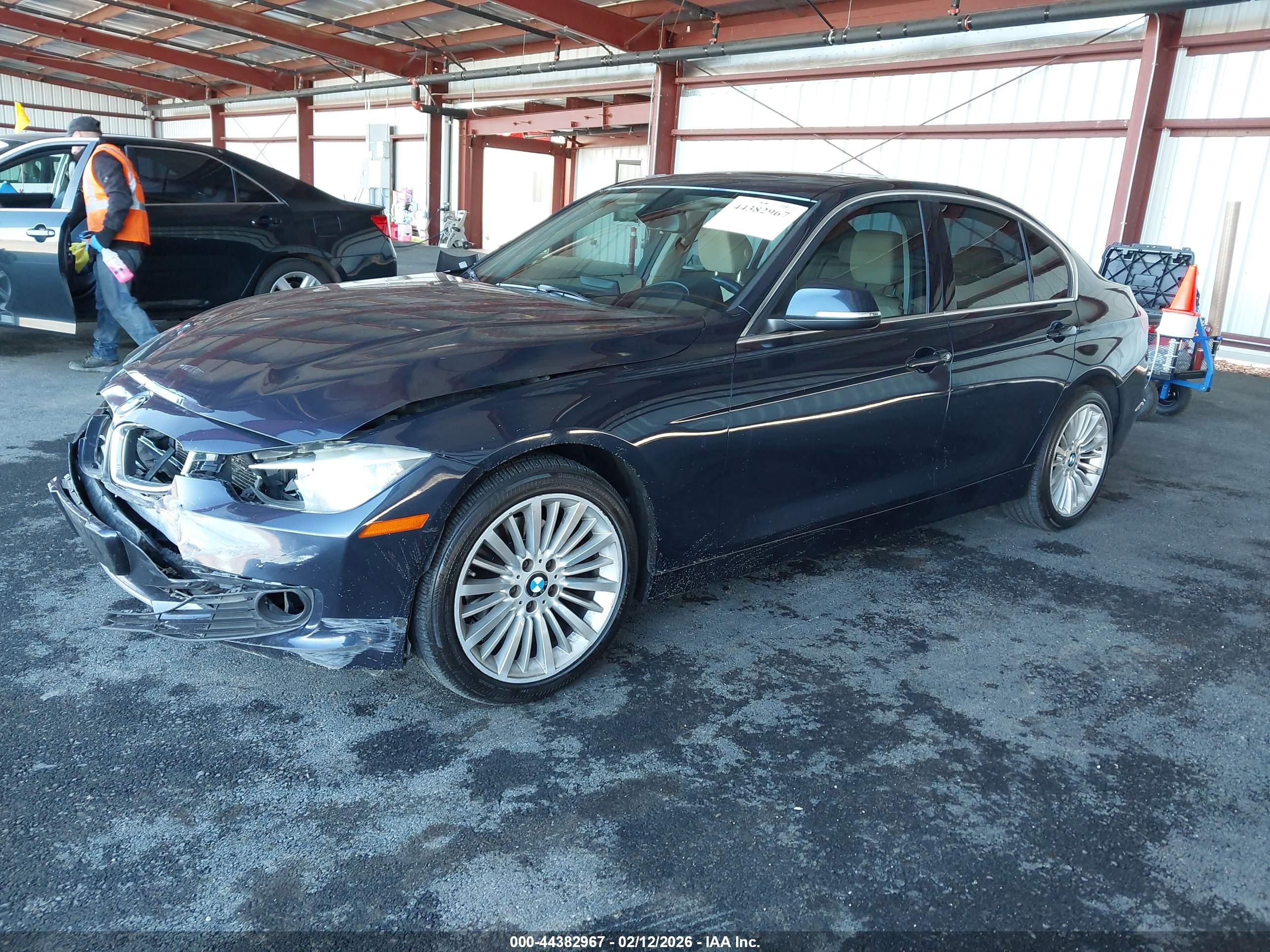 BMW 328I image 2