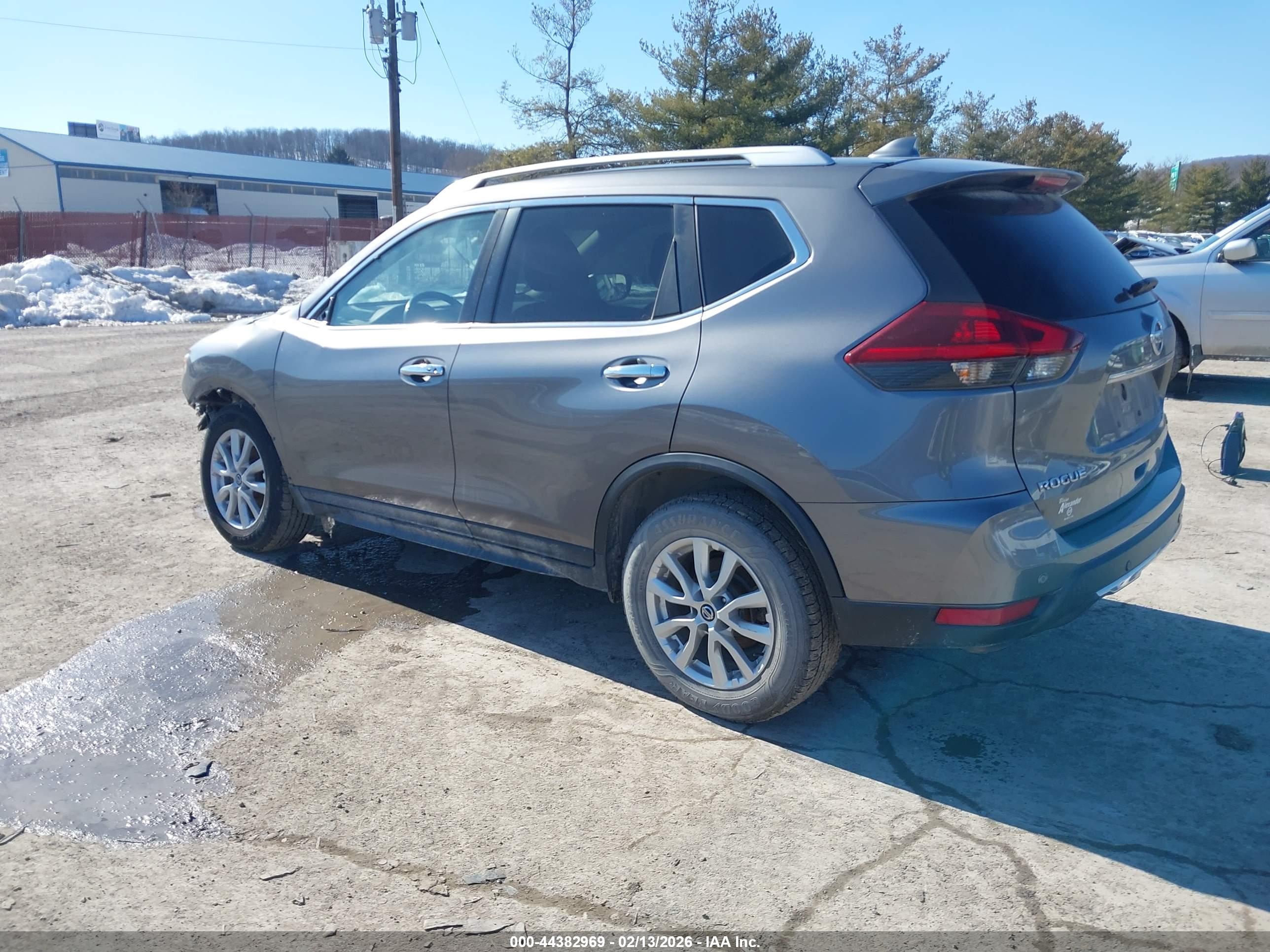NISSAN ROGUE image 3