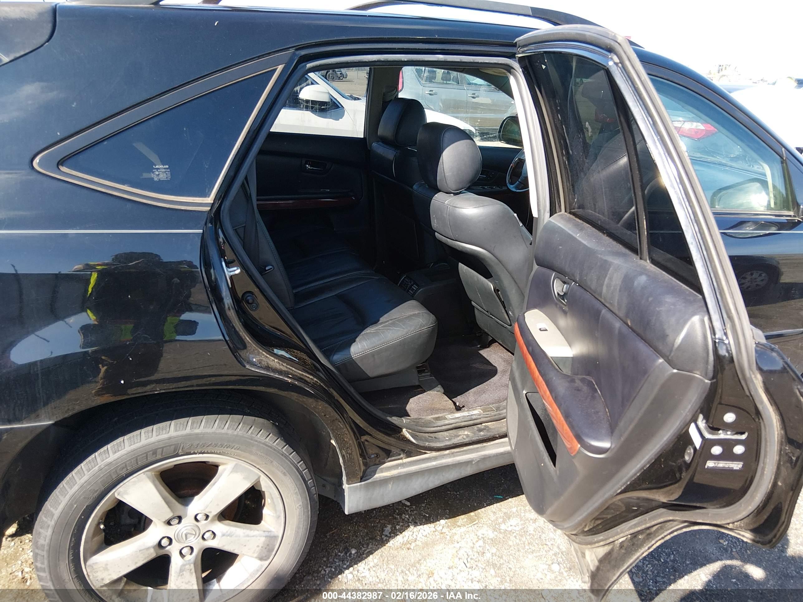LEXUS RX image 8