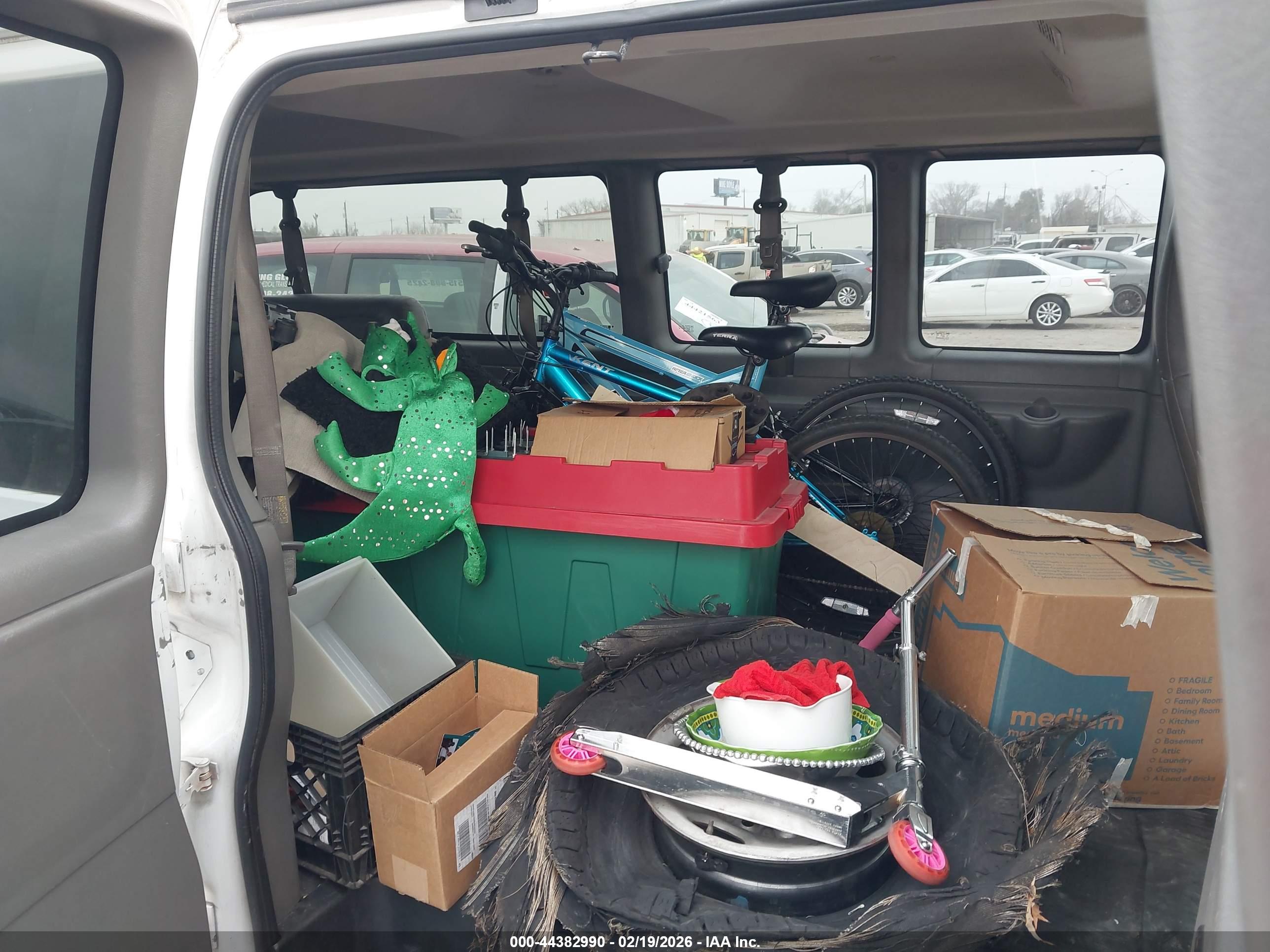 CHEVROLET EXPRESS image 8