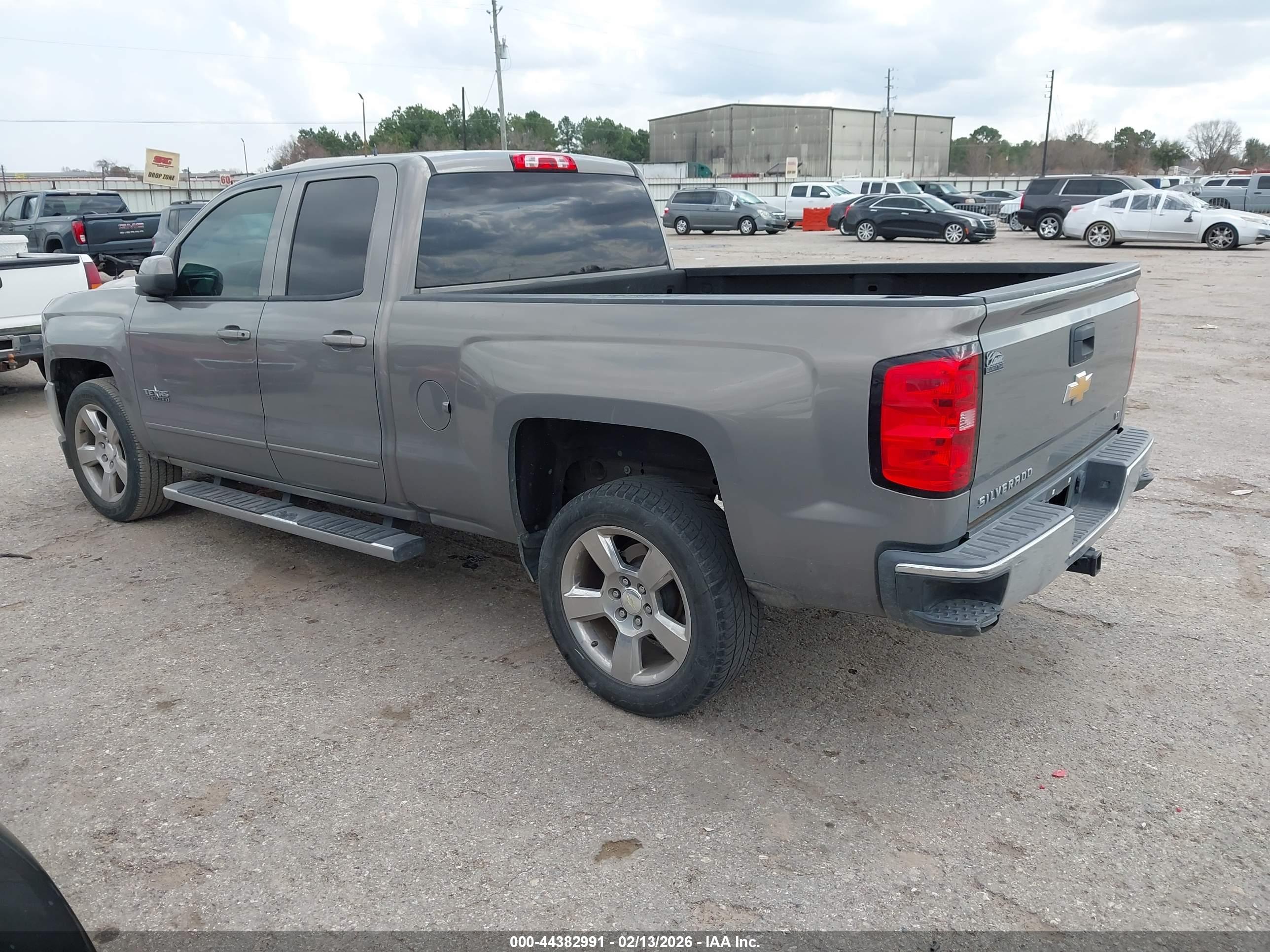 CHEVROLET SILVERADO image 3