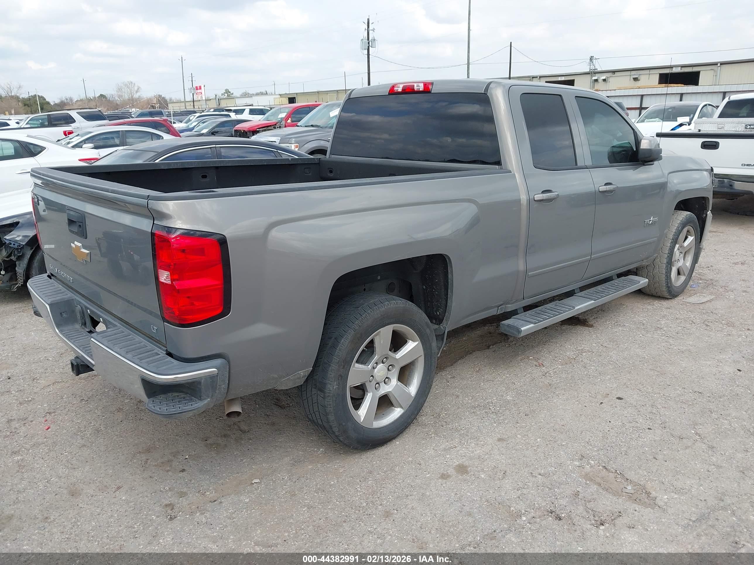 CHEVROLET SILVERADO image 4