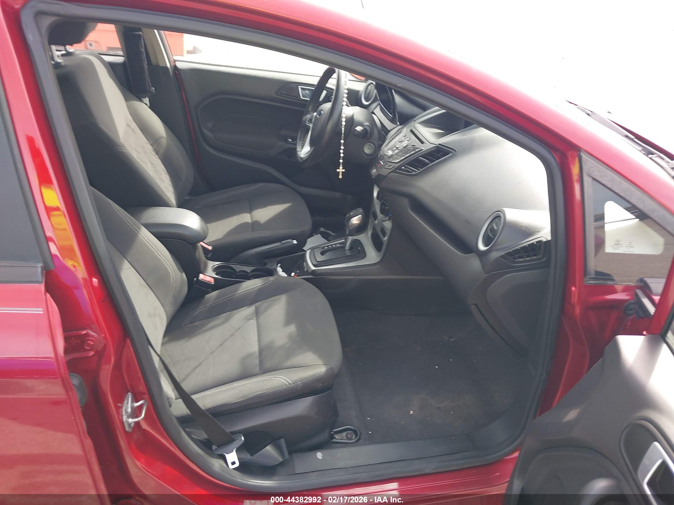 FORD FIESTA image 5