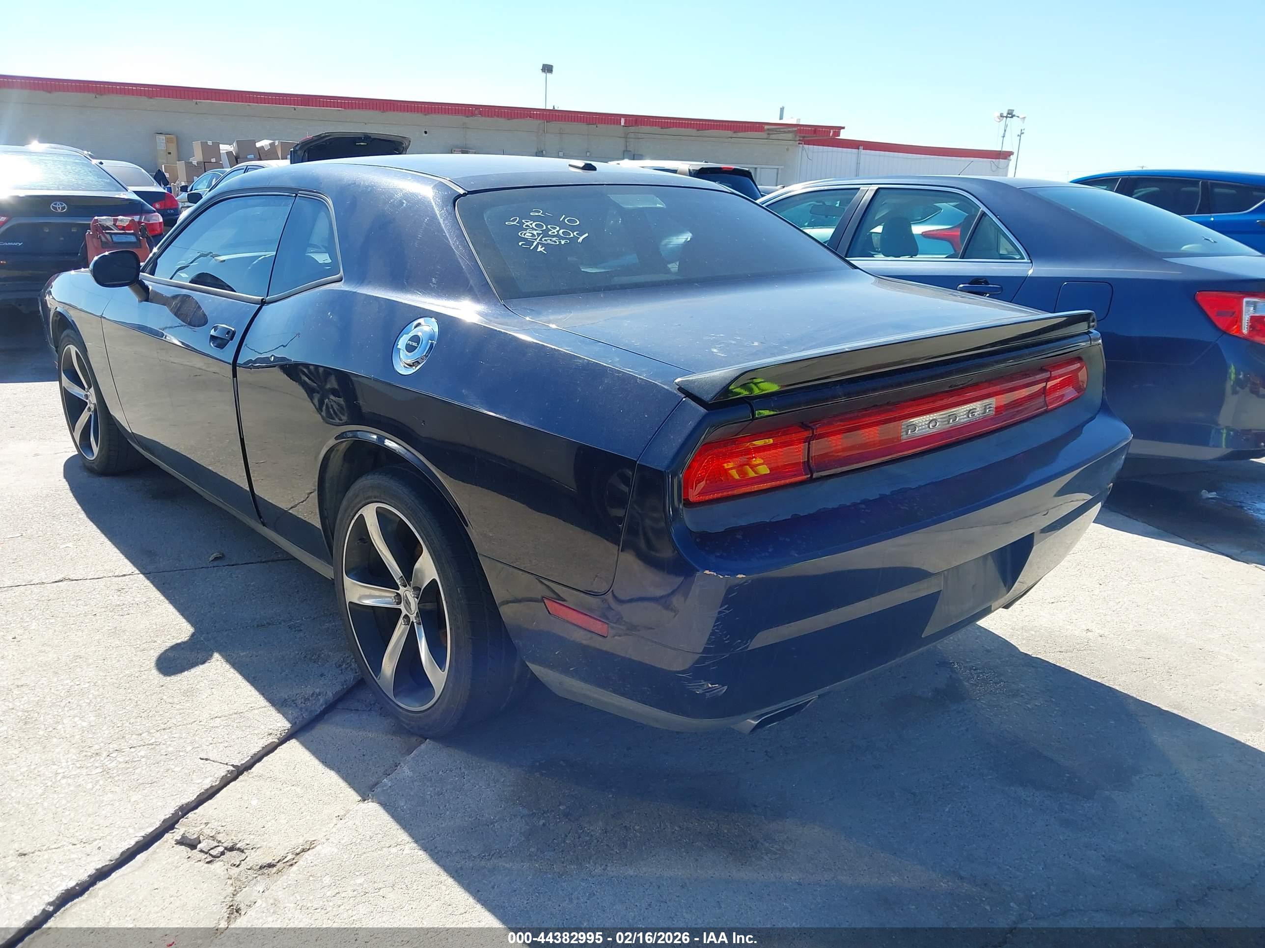 DODGE CHALLENGER image 3