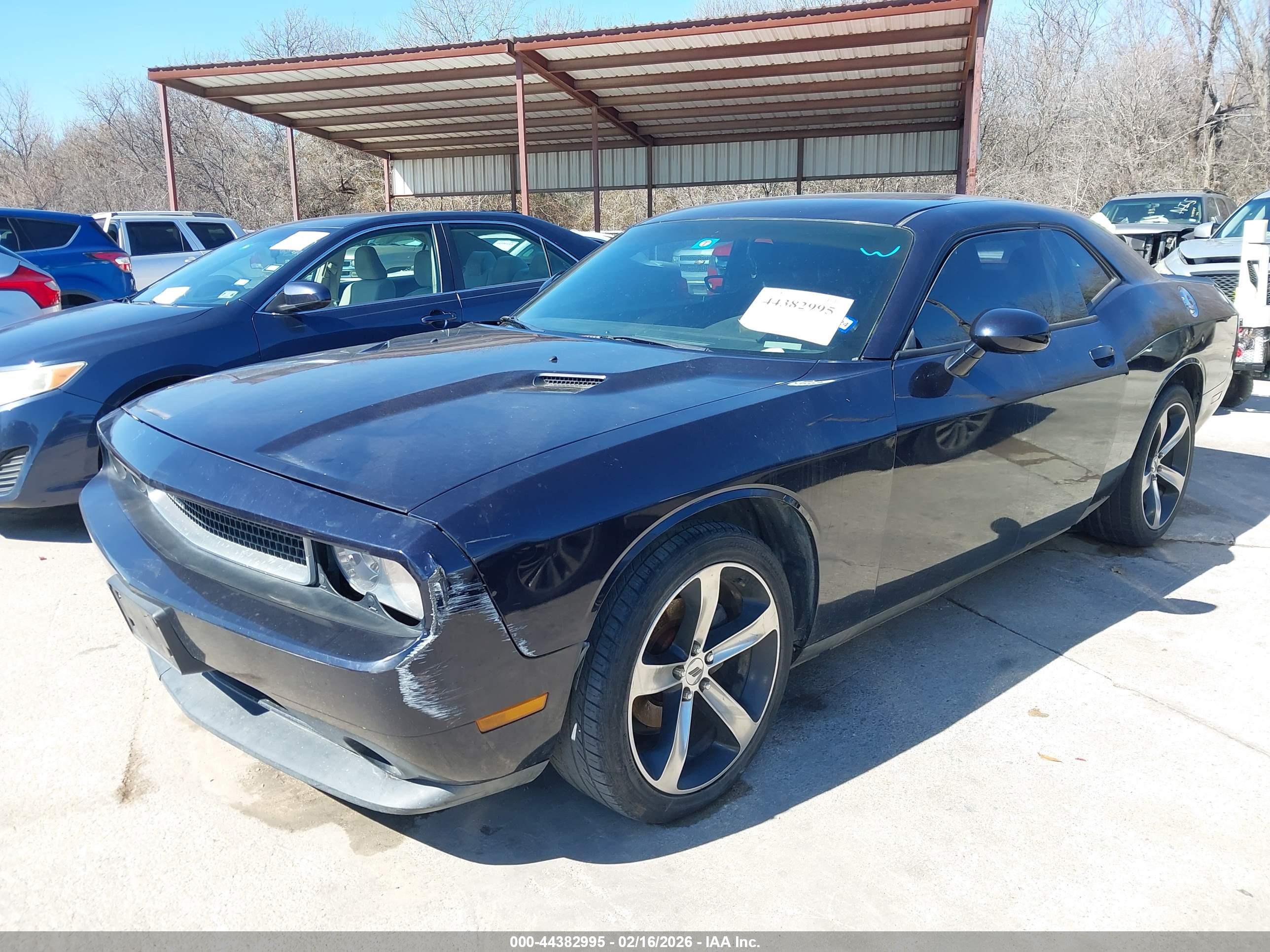 DODGE CHALLENGER image 6