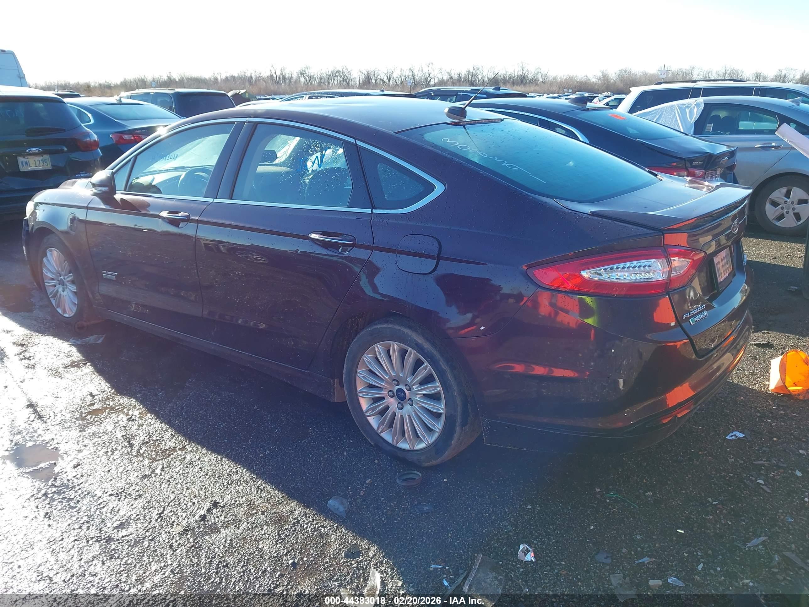 FORD FUSION image 3