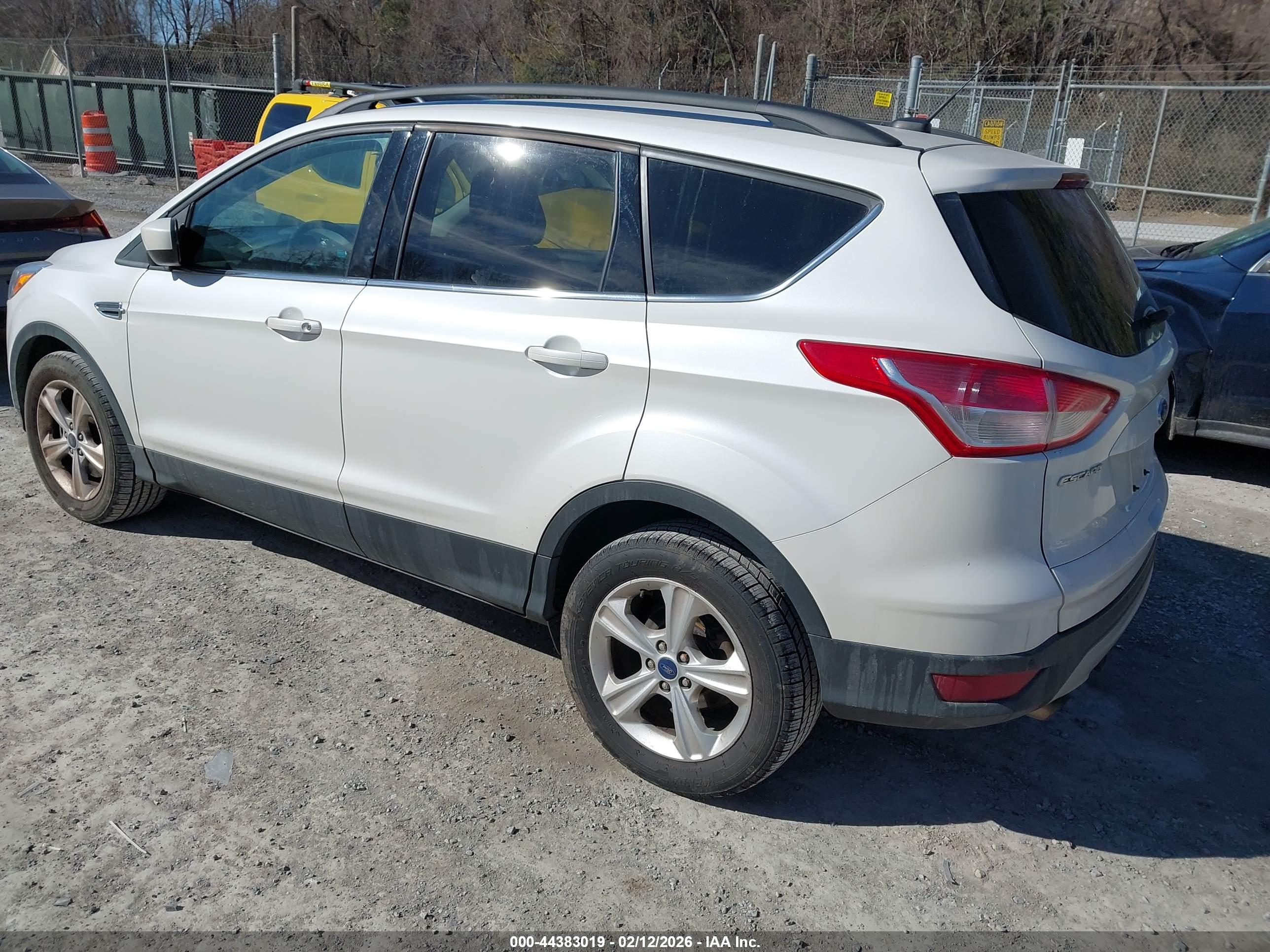 FORD ESCAPE image 3