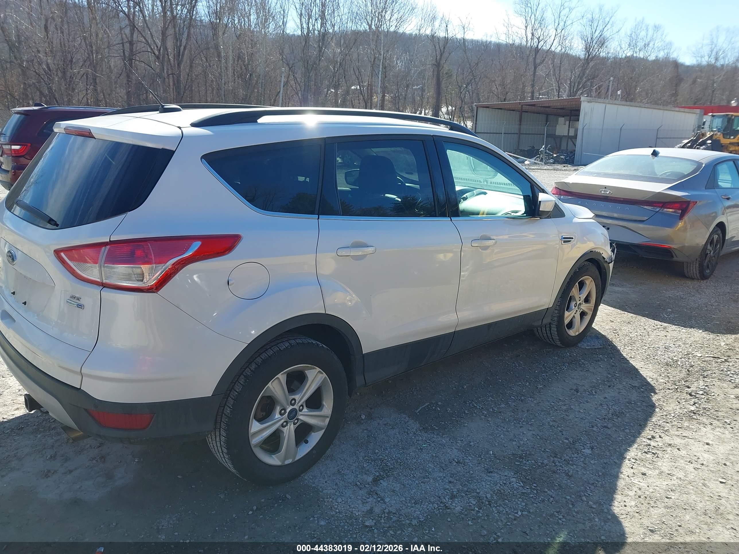 FORD ESCAPE image 4