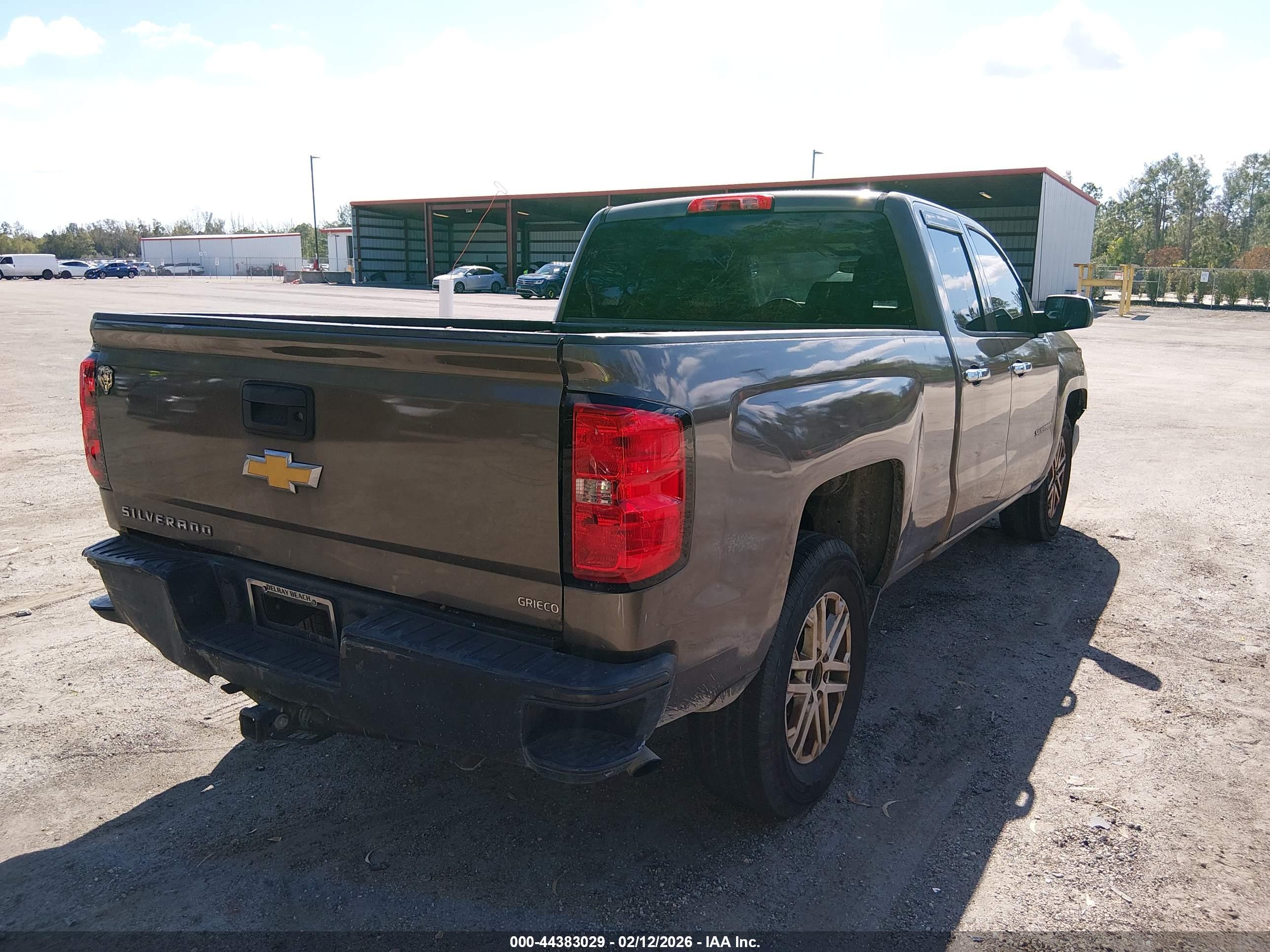 CHEVROLET SILVERADO image 4