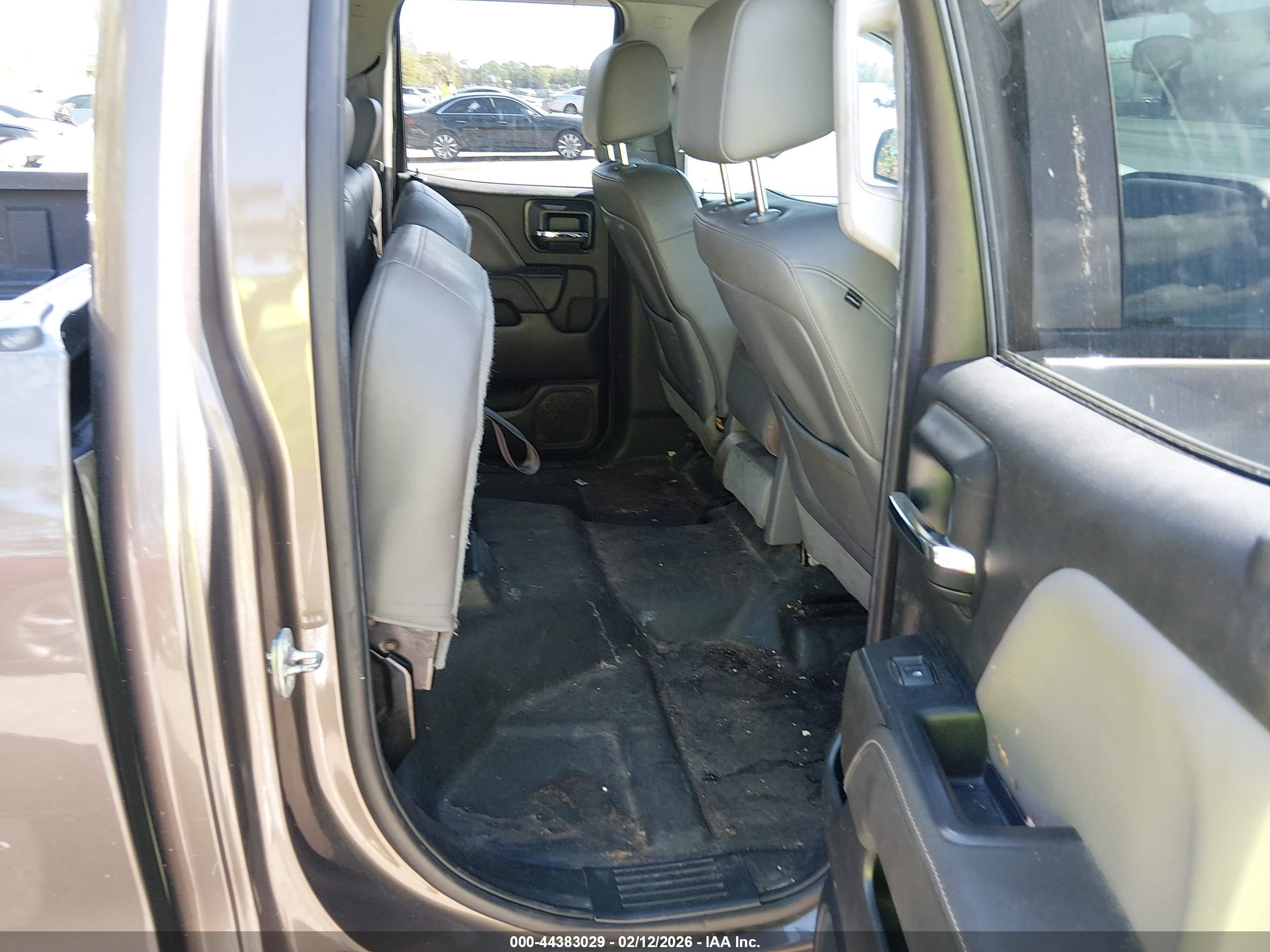 CHEVROLET SILVERADO image 8