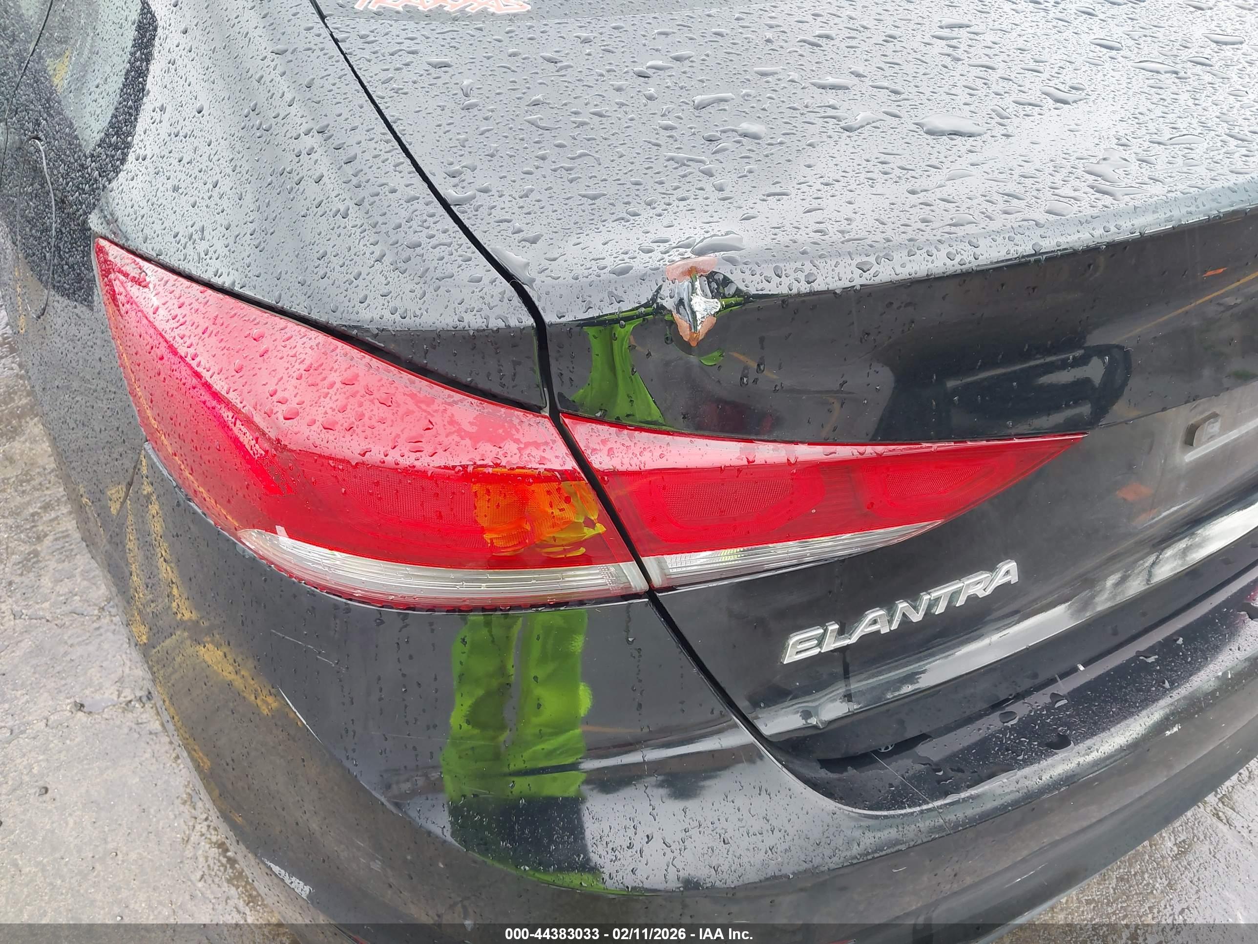 HYUNDAI ELANTRA image 6