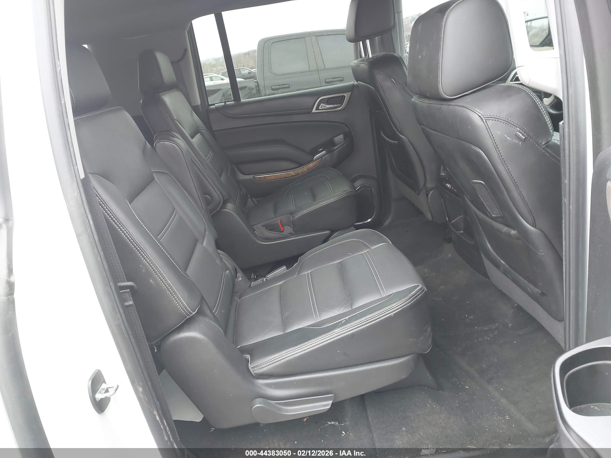 GMC YUKON image 5