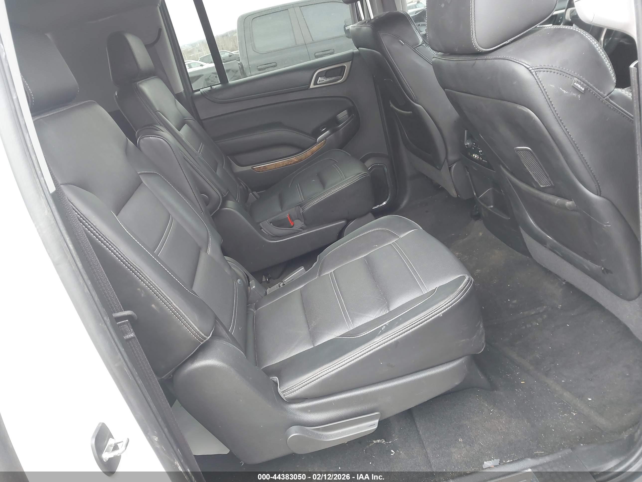 GMC YUKON image 8