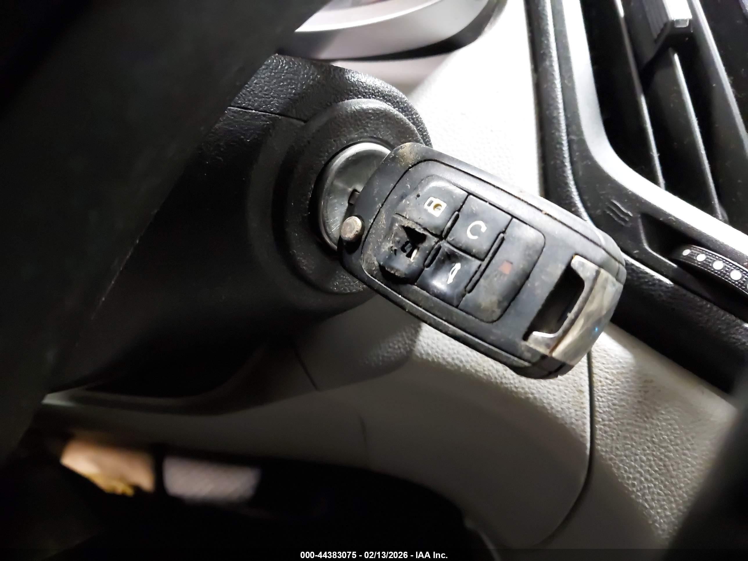 CHEVROLET EQUINOX image 11