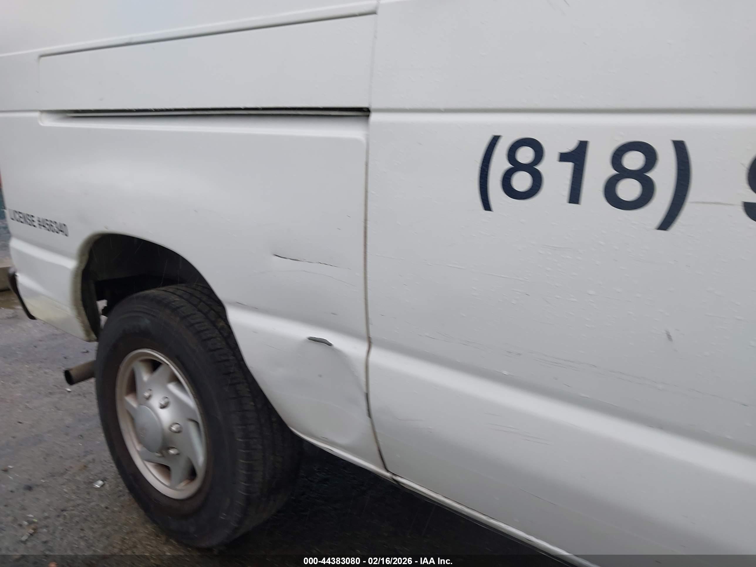 FORD E-250 image 6