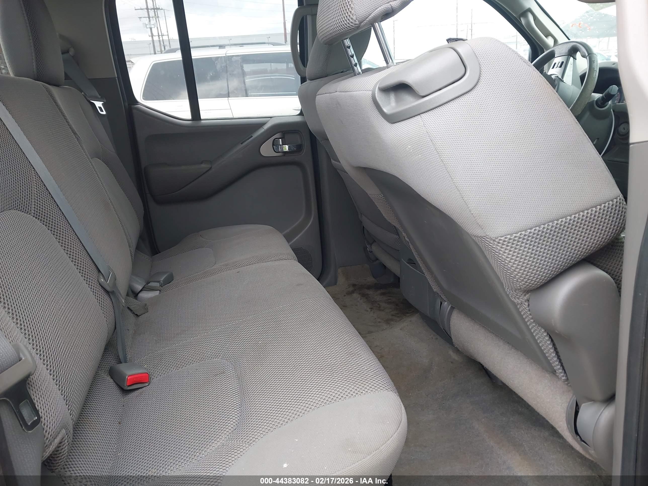 NISSAN FRONTIER image 8