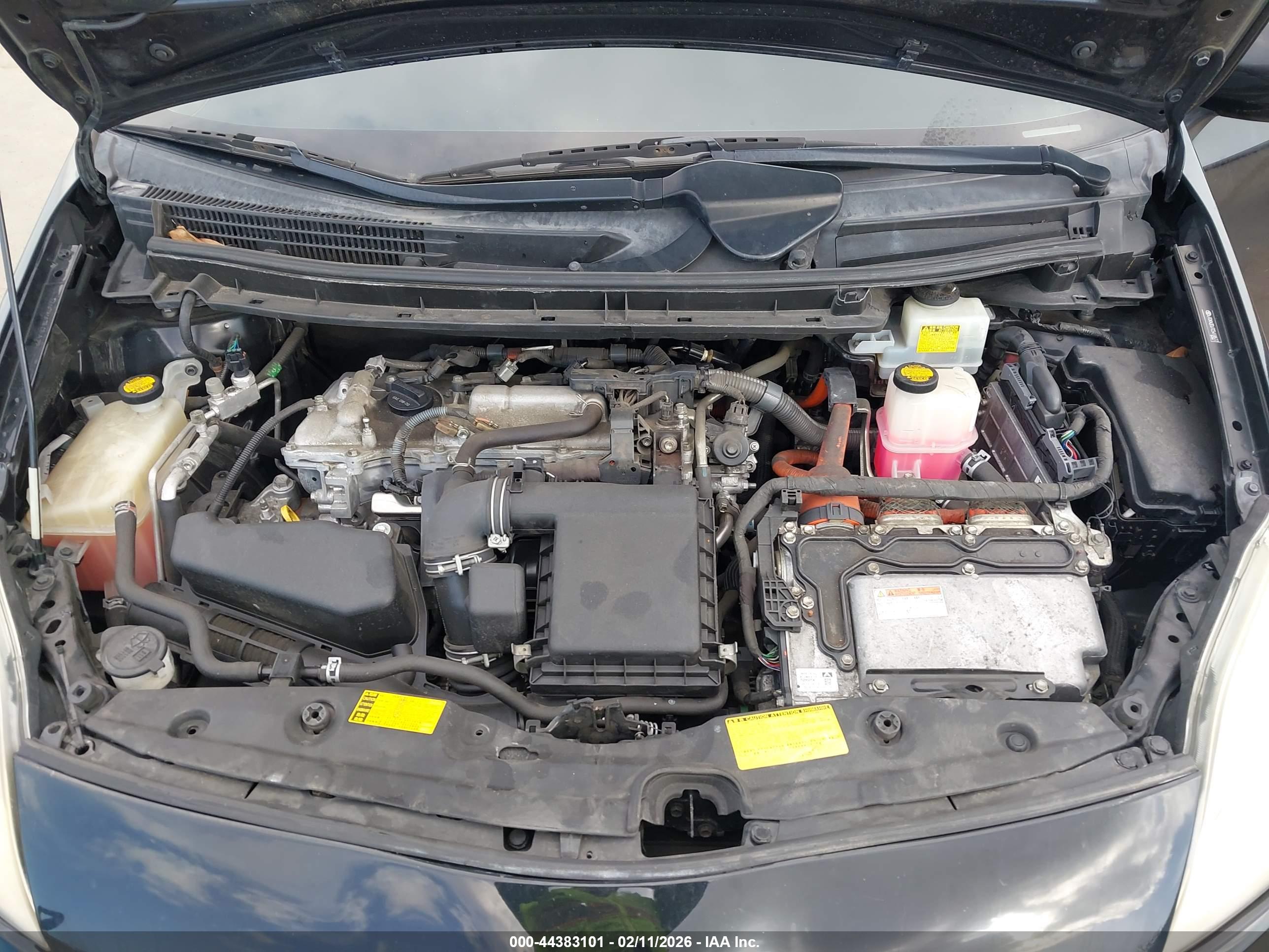 TOYOTA PRIUS image 10