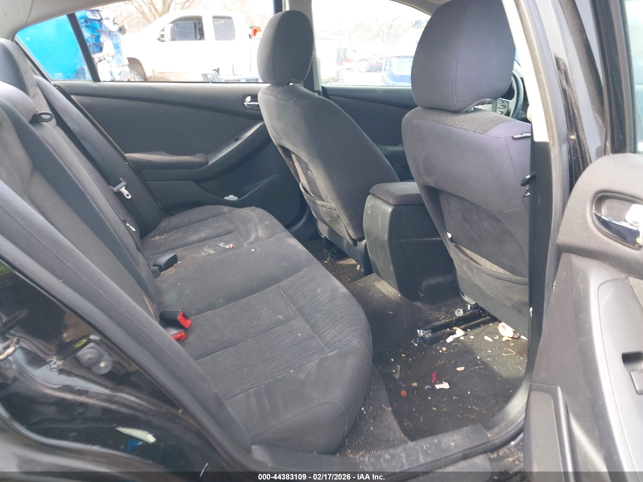 NISSAN ALTIMA image 8
