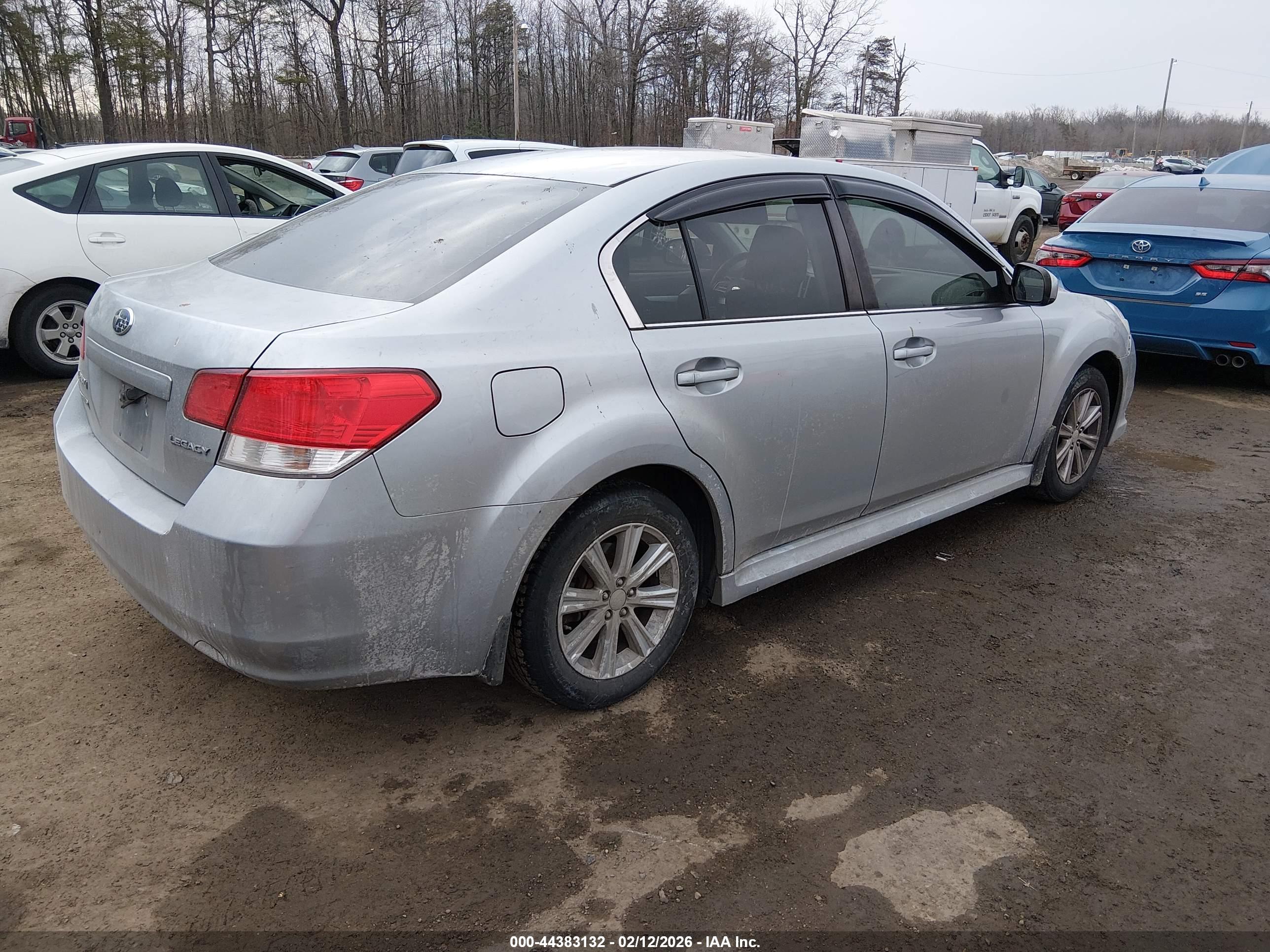 SUBARU LEGACY image 4