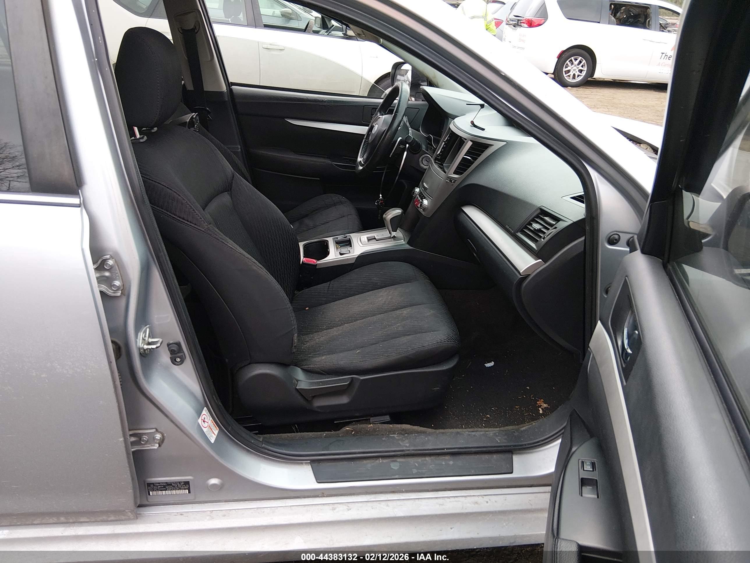 SUBARU LEGACY image 5