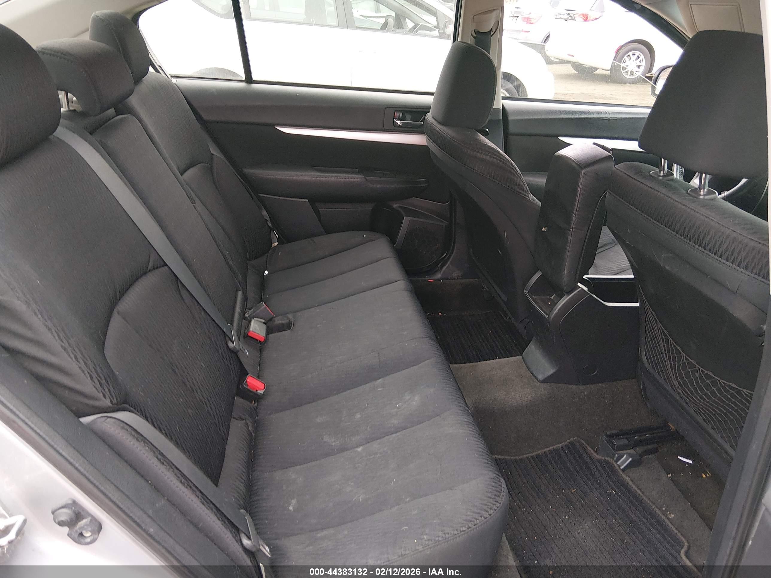 SUBARU LEGACY image 8