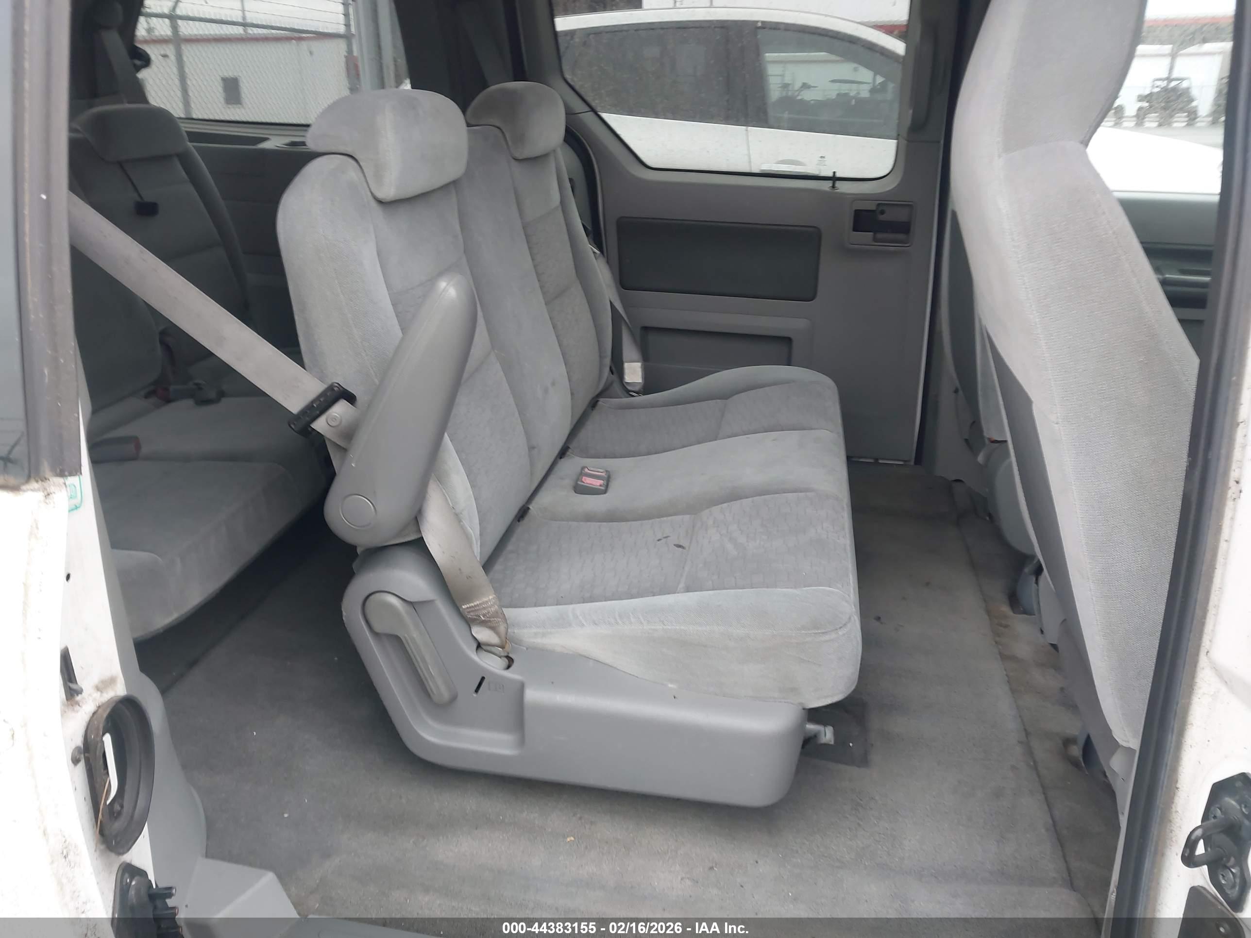 FORD FREESTAR image 8