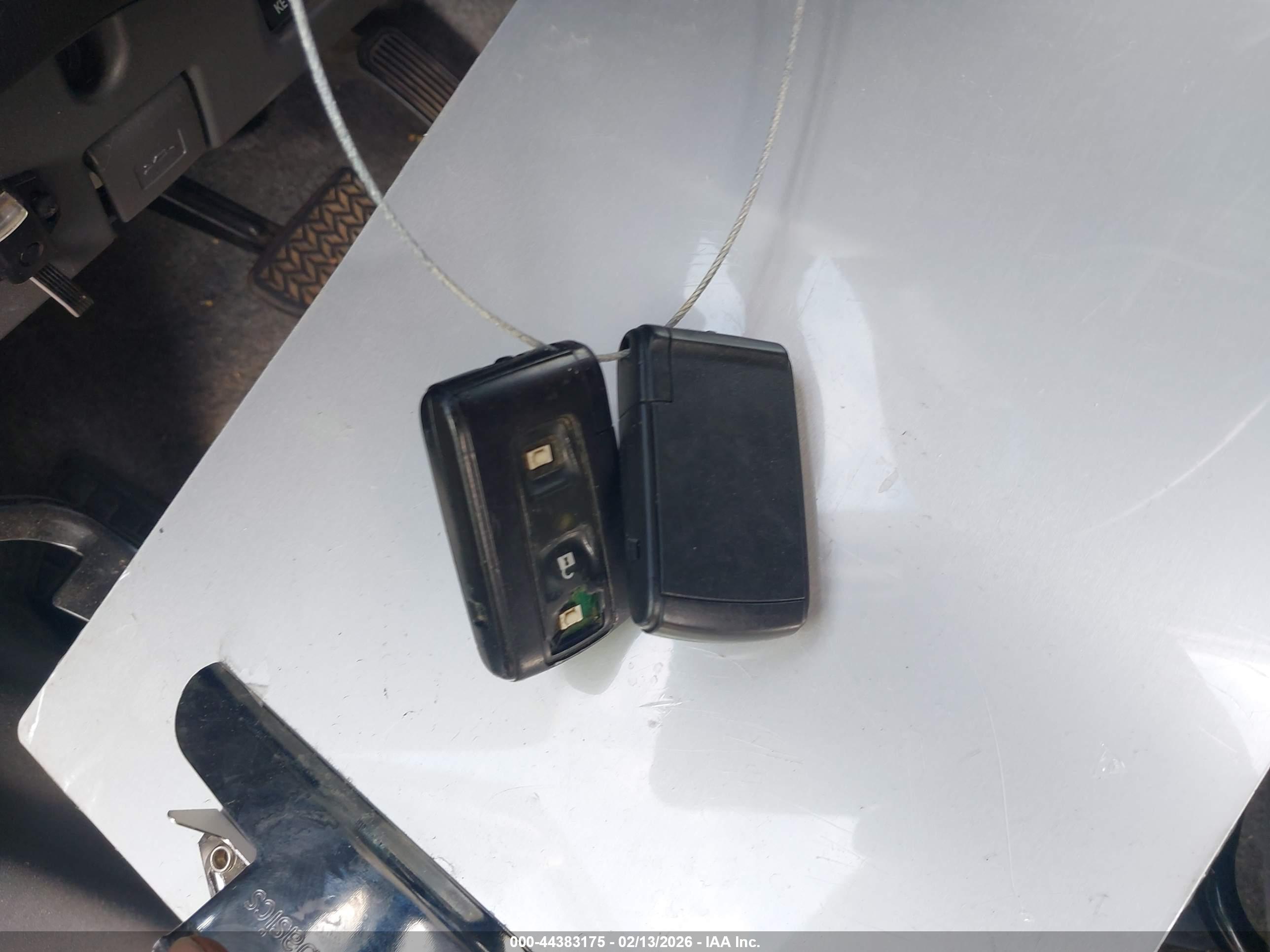 TOYOTA PRIUS image 11
