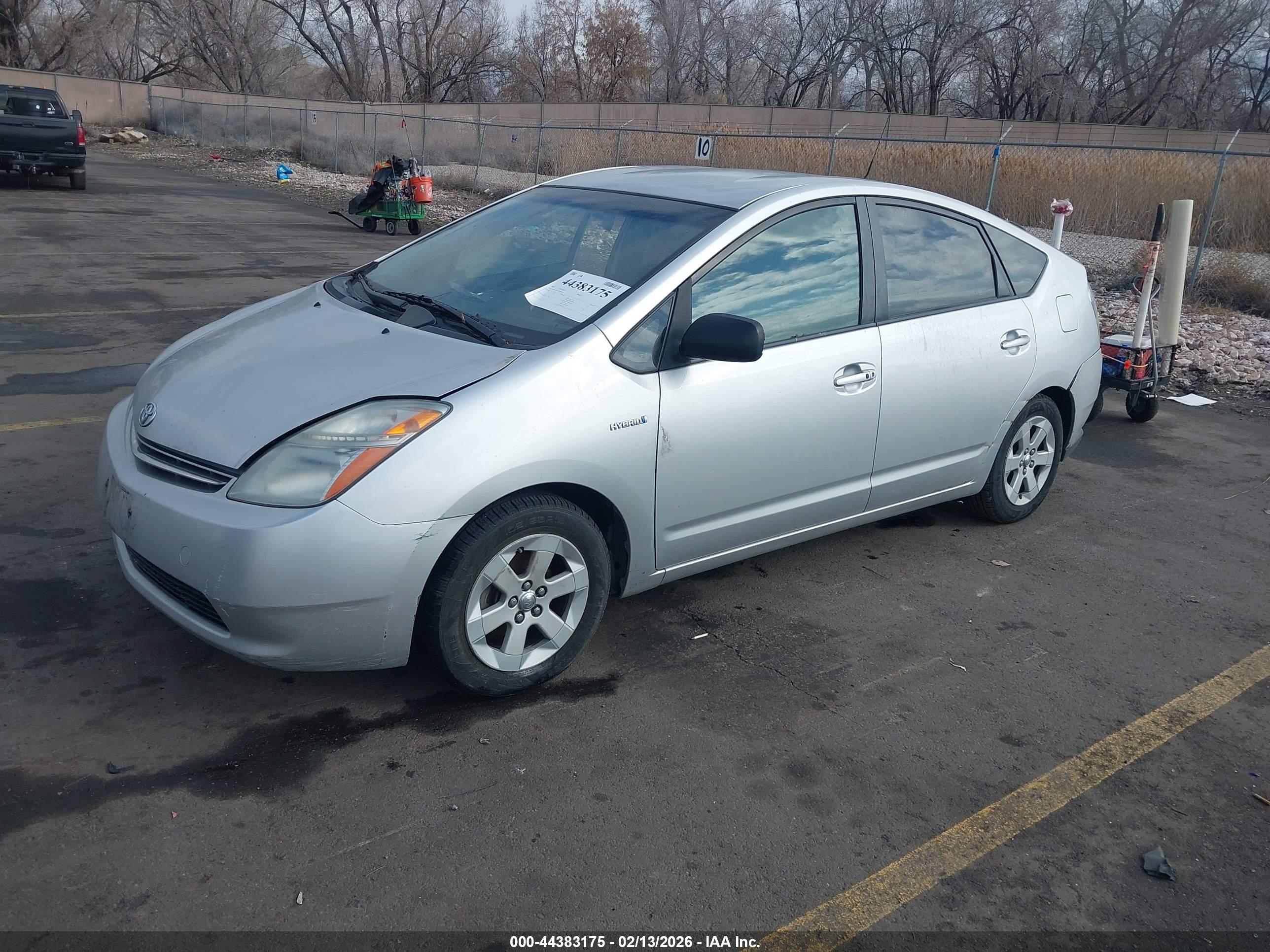 TOYOTA PRIUS image 2