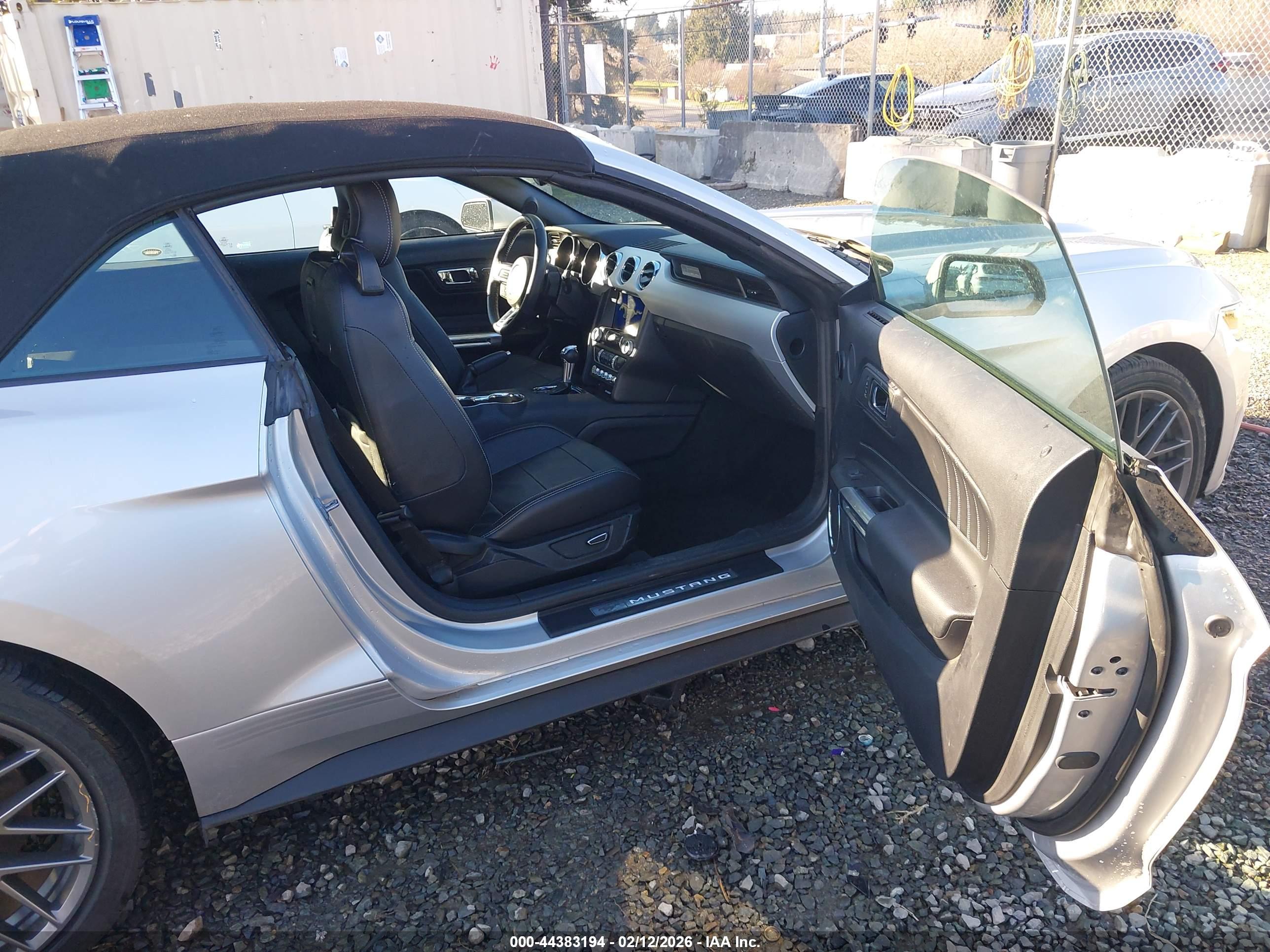FORD MUSTANG image 5