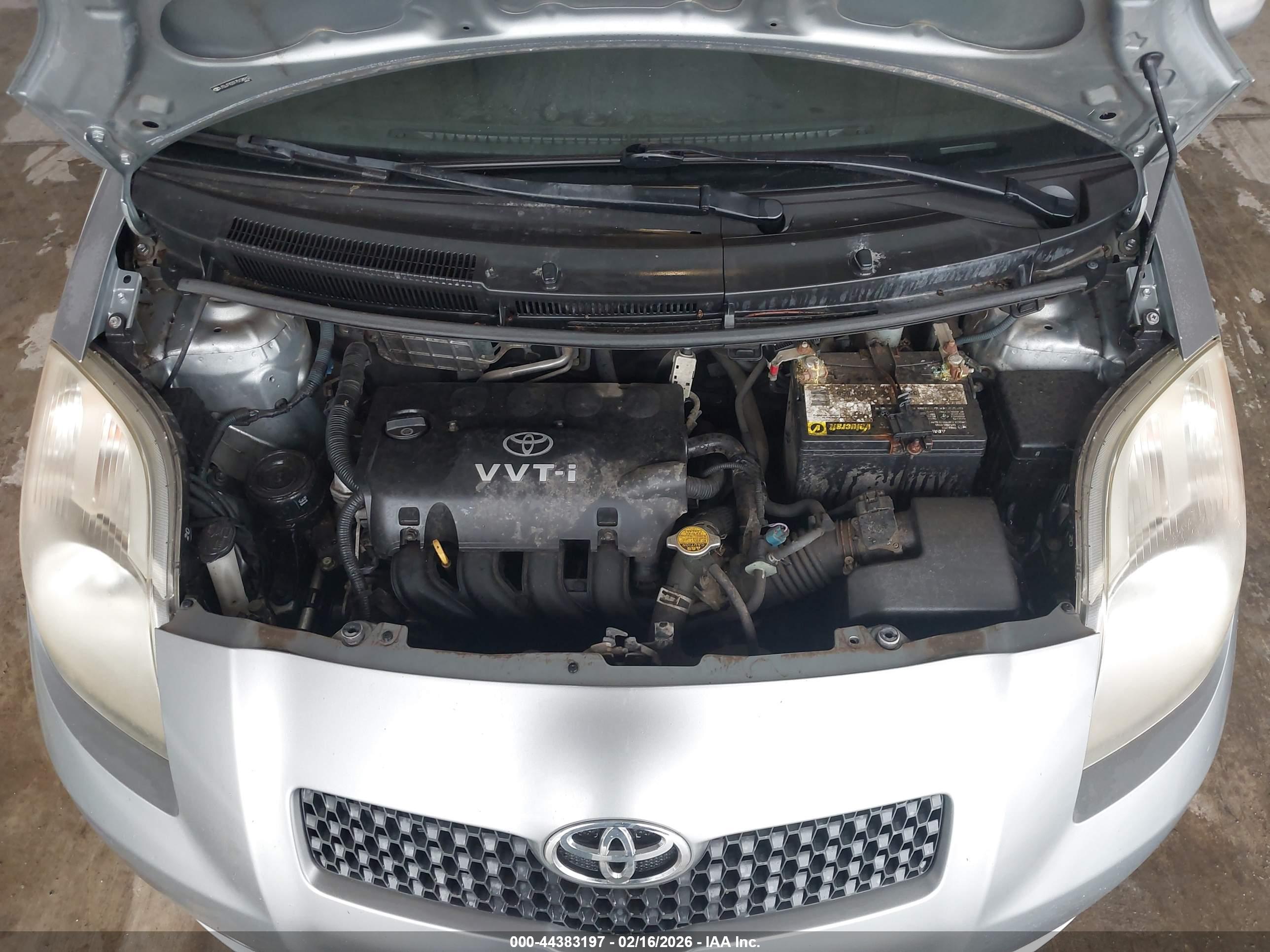 TOYOTA YARIS image 10