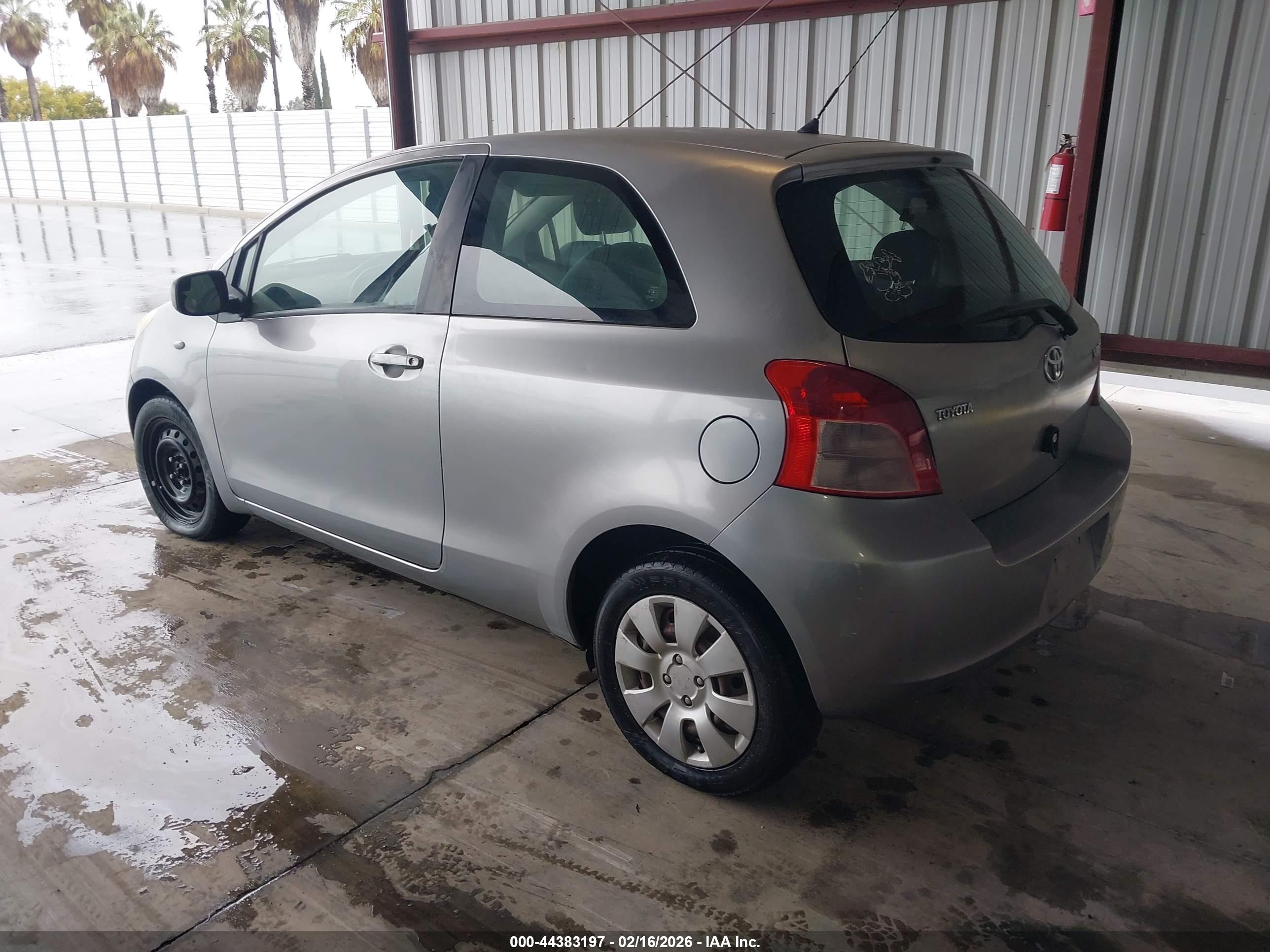 TOYOTA YARIS image 3