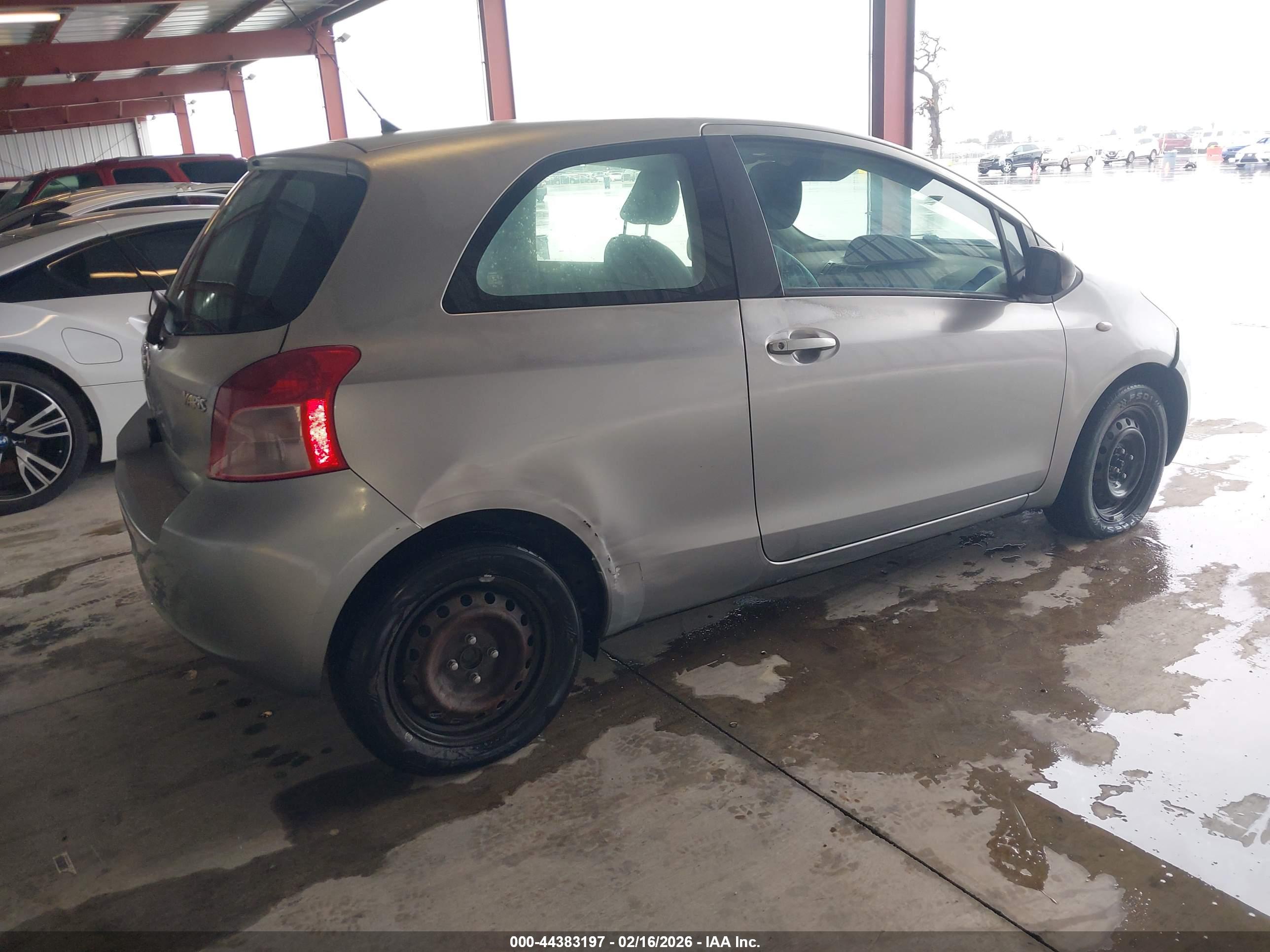 TOYOTA YARIS image 4