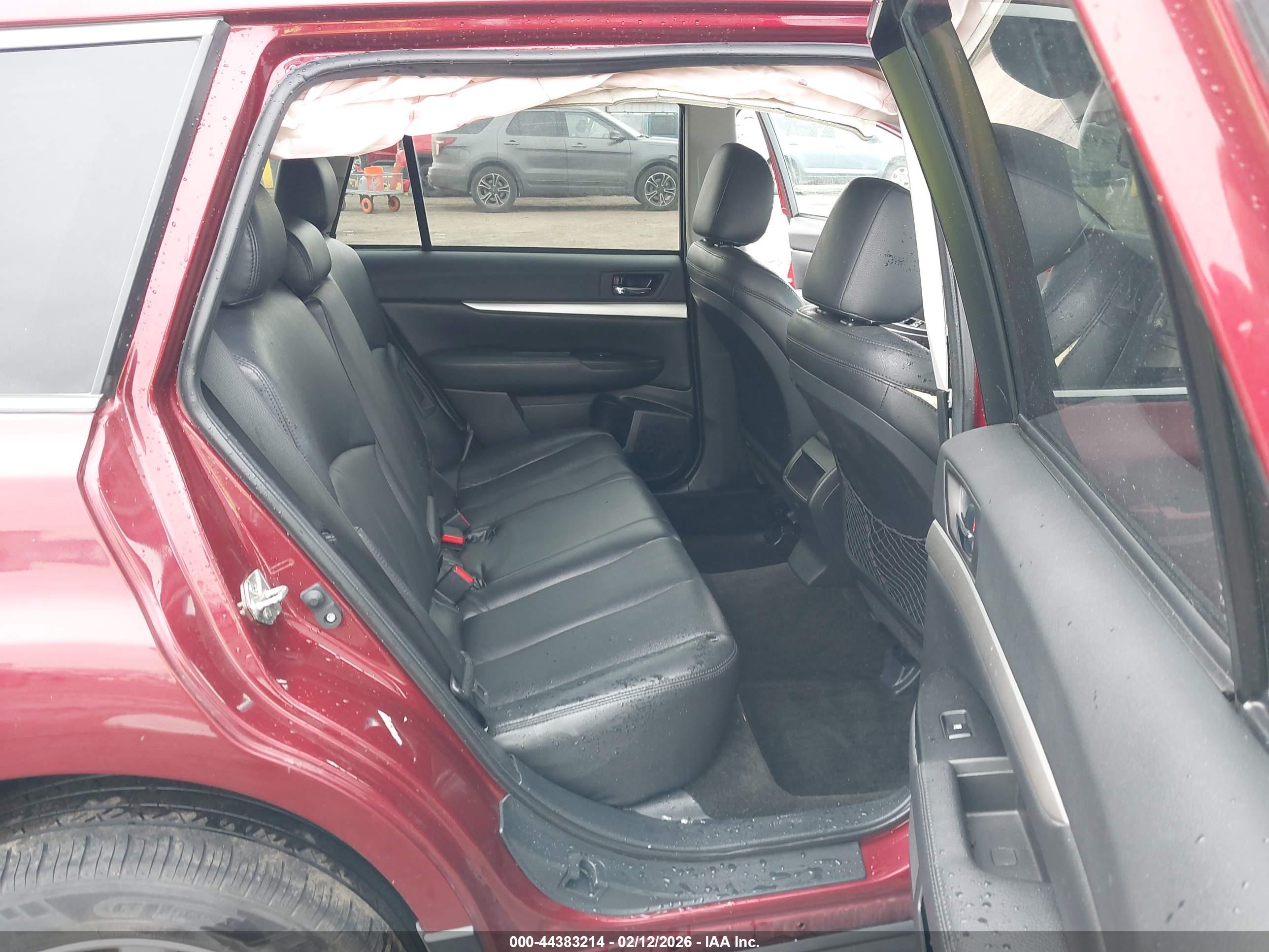 SUBARU OUTBACK image 8