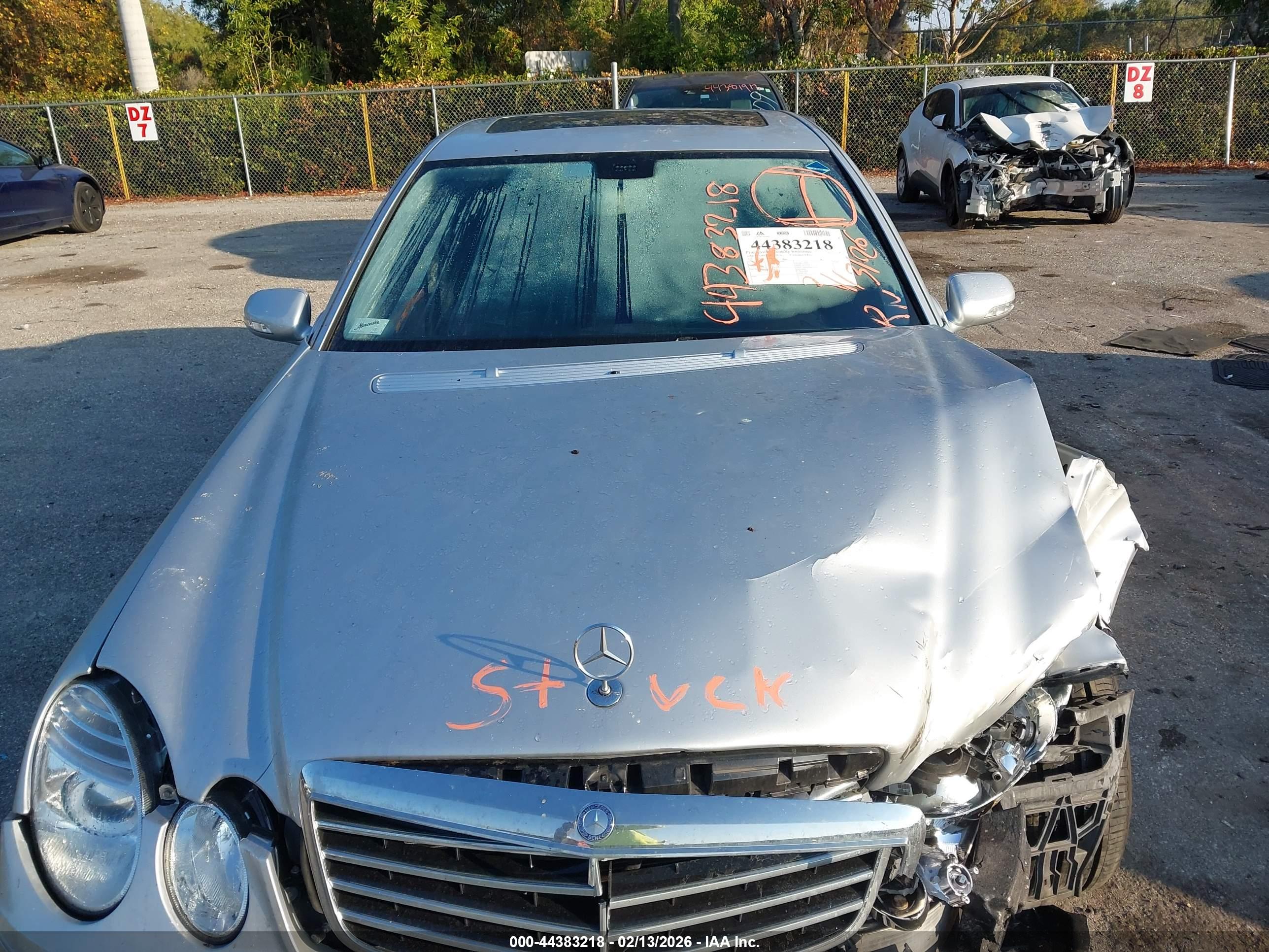 MERCEDES-BENZ E image 10