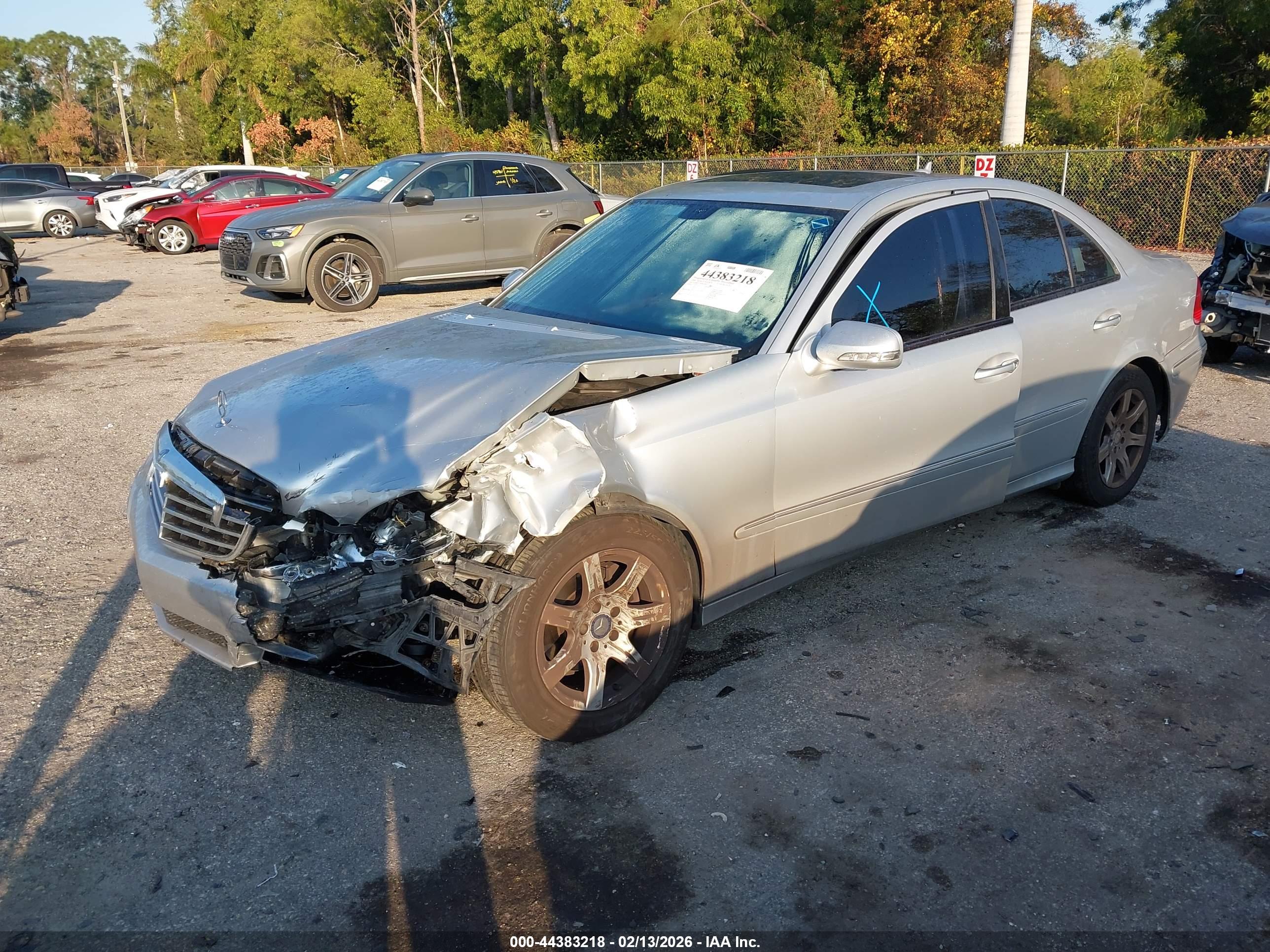 MERCEDES-BENZ E image 2