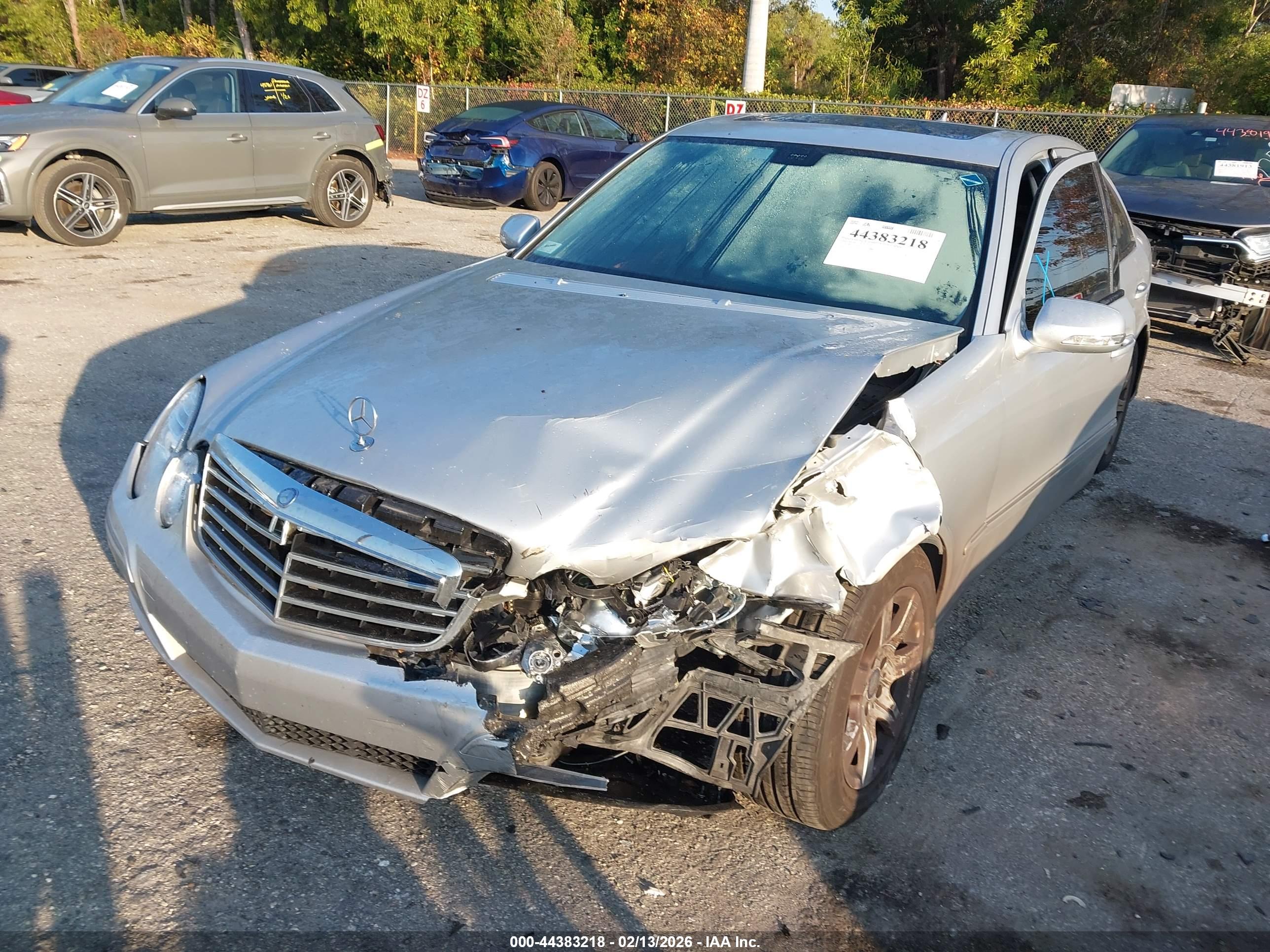 MERCEDES-BENZ E image 6