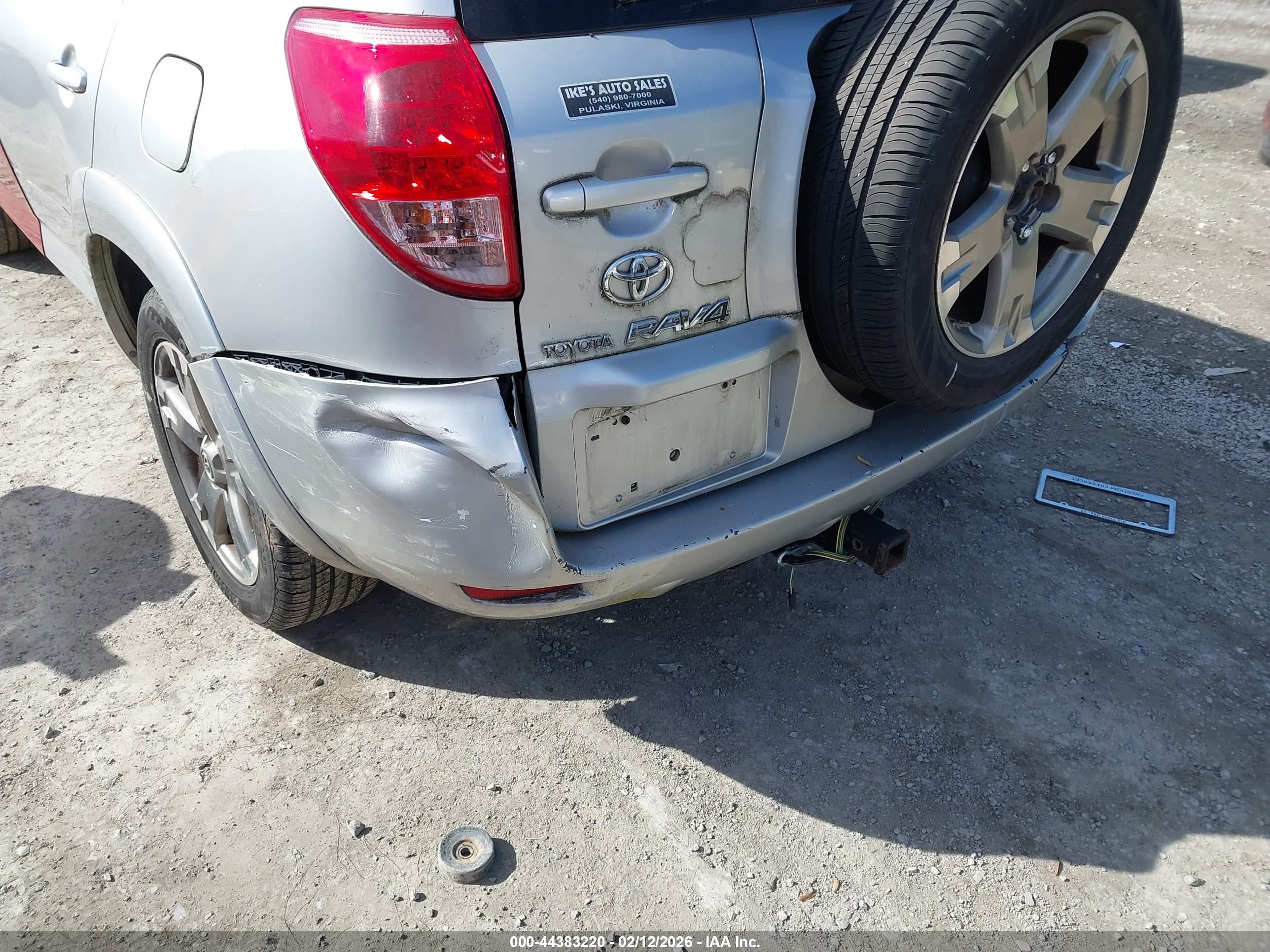 TOYOTA RAV4 image 6