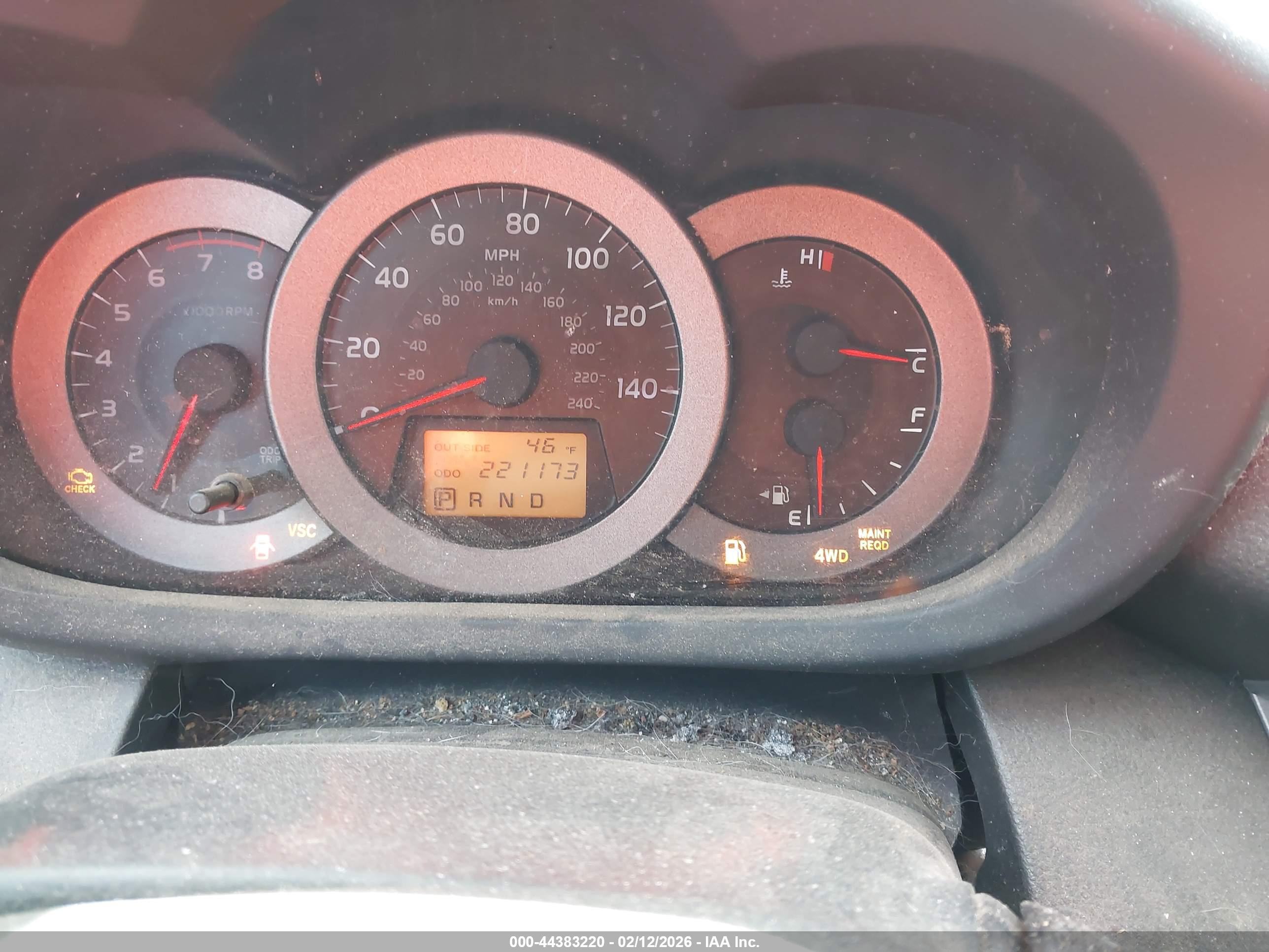 TOYOTA RAV4 image 7